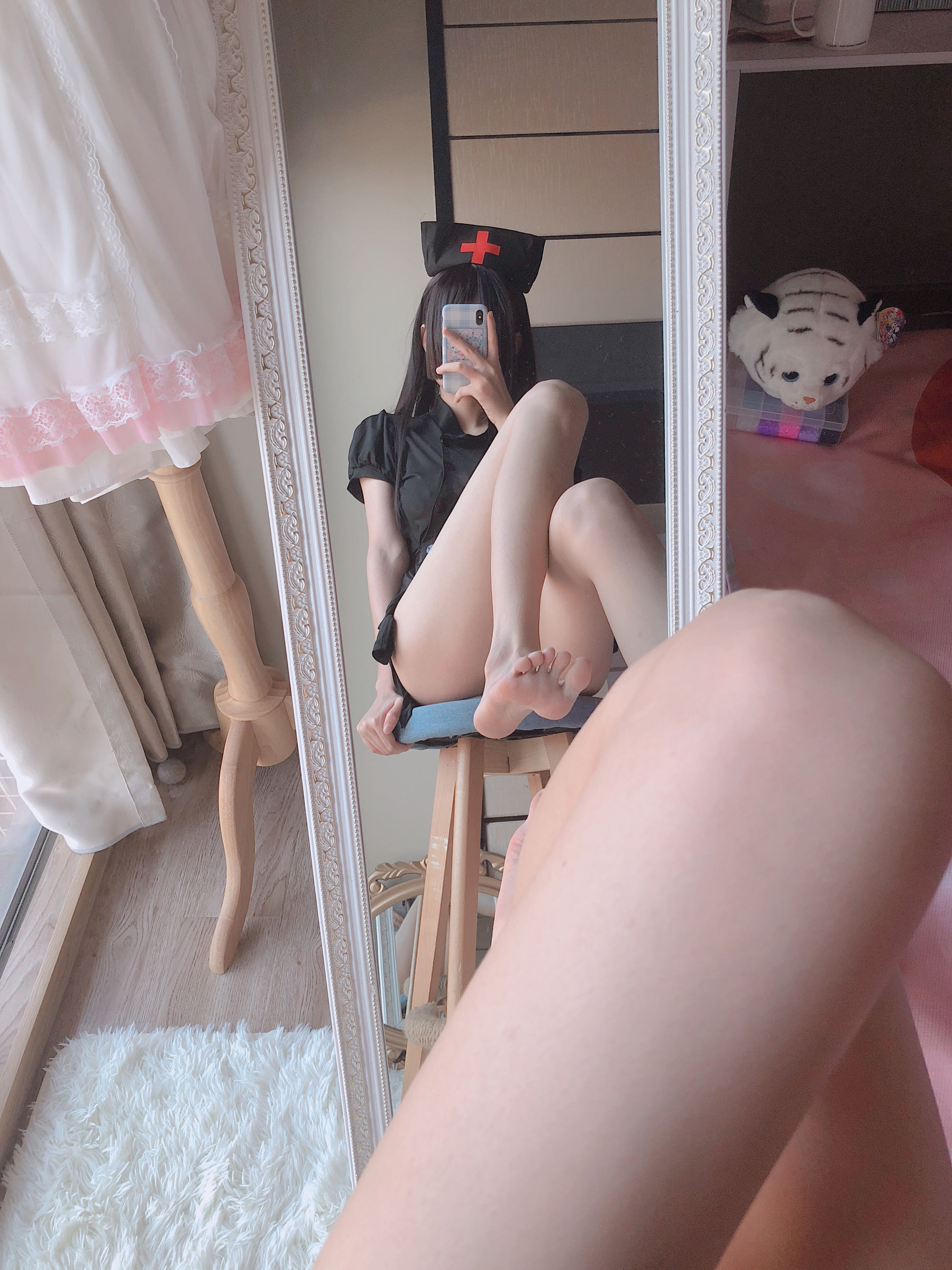 [COS福利] 萌妹子眼酱大魔王w - 黑护士第2张