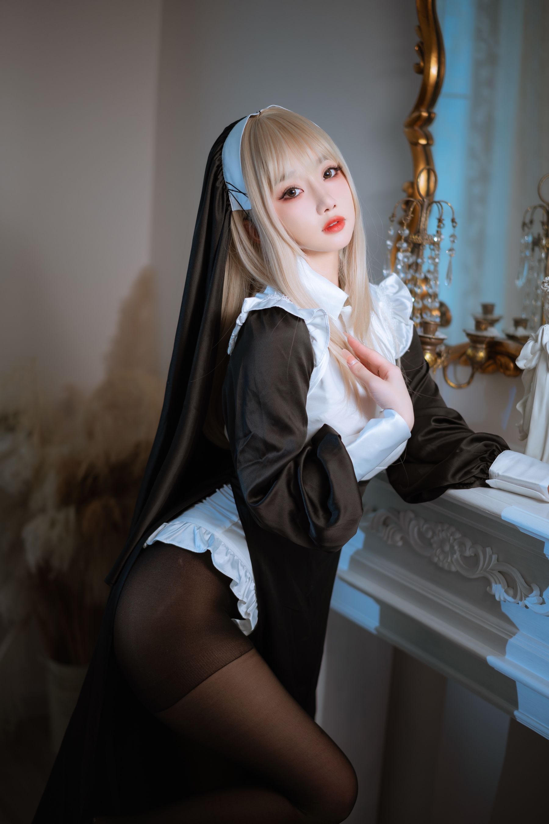 [福利COS] 白嫩美少女鬼畜瑶 - 修女第4张