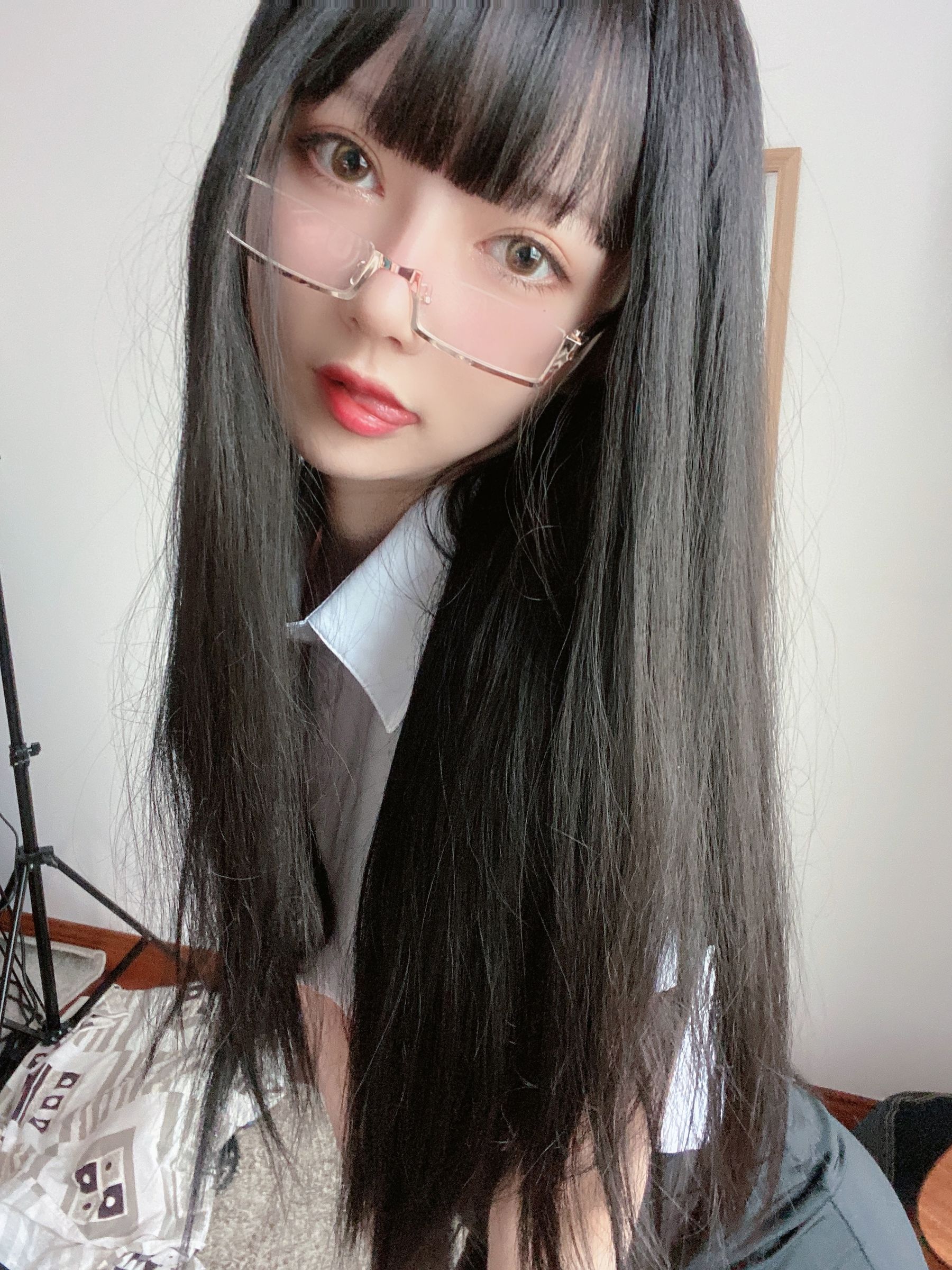 [福利COS] 51酱 - OL衬衣第2张