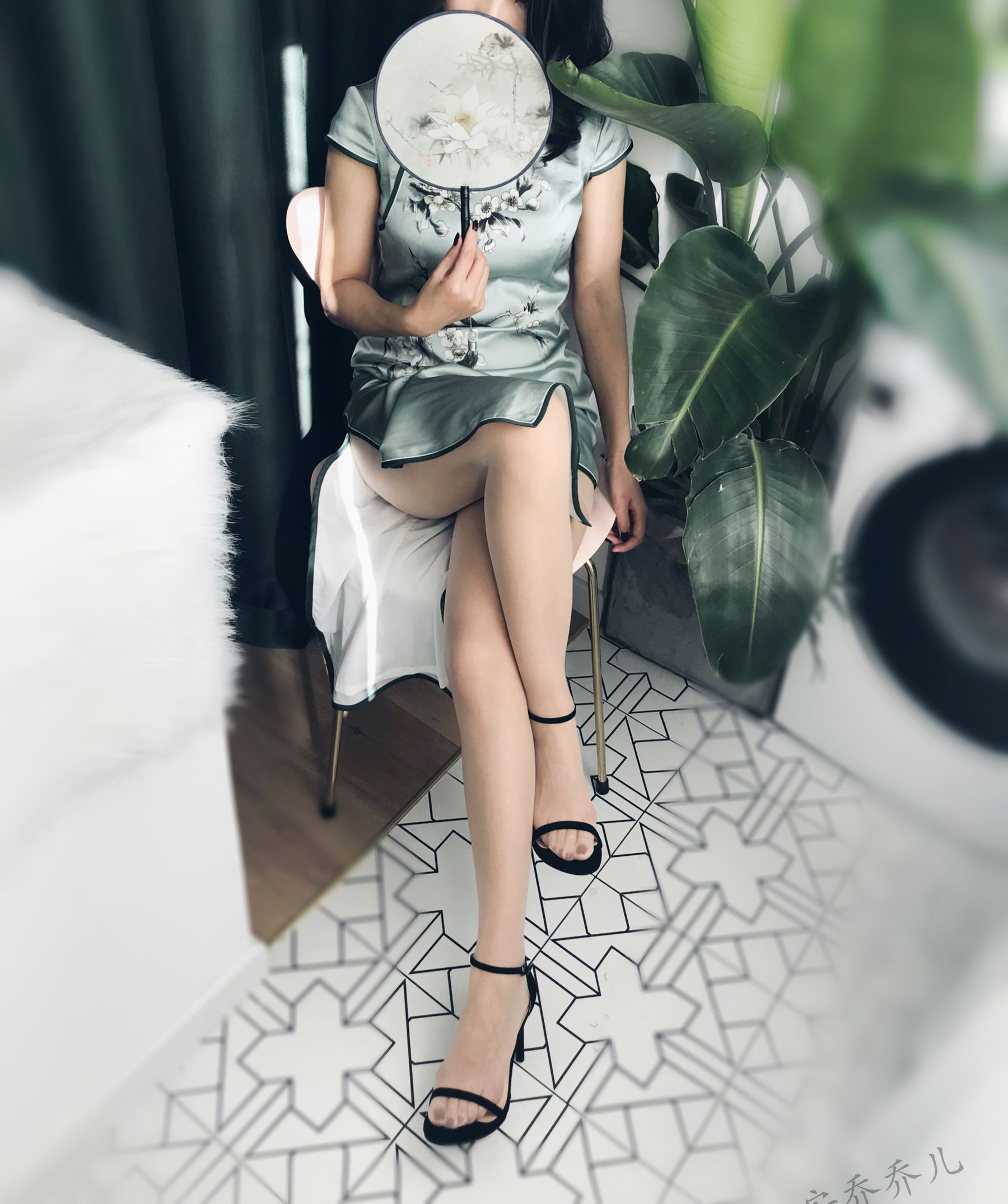 [福利COS] 安乔乔儿(Nia乔乔) No.017 安乔乔儿 黑丝旗袍第28张