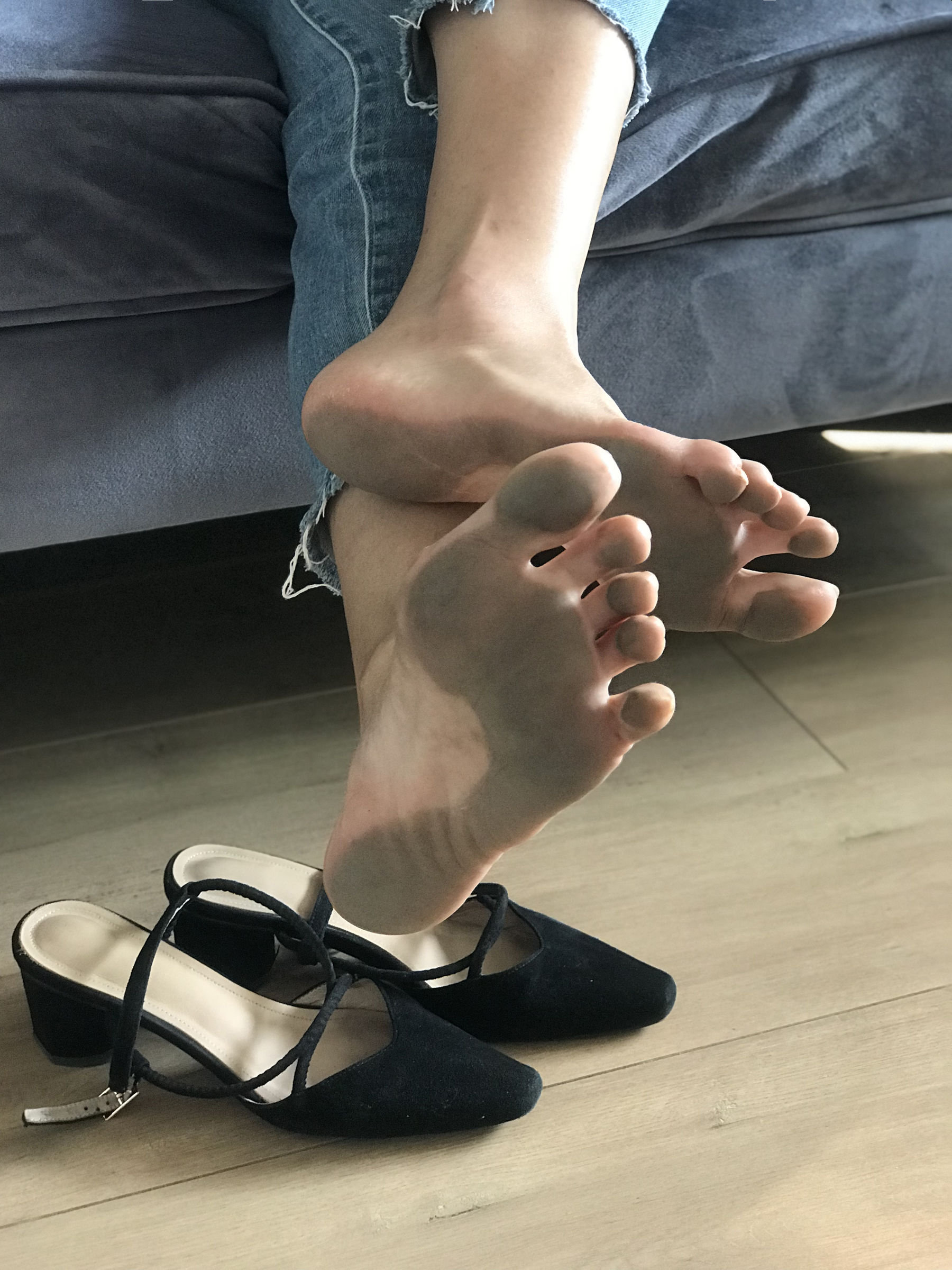 [福利COS] 安乔乔儿(Nia乔乔) No.015 脏脚踩鸡蛋第24张