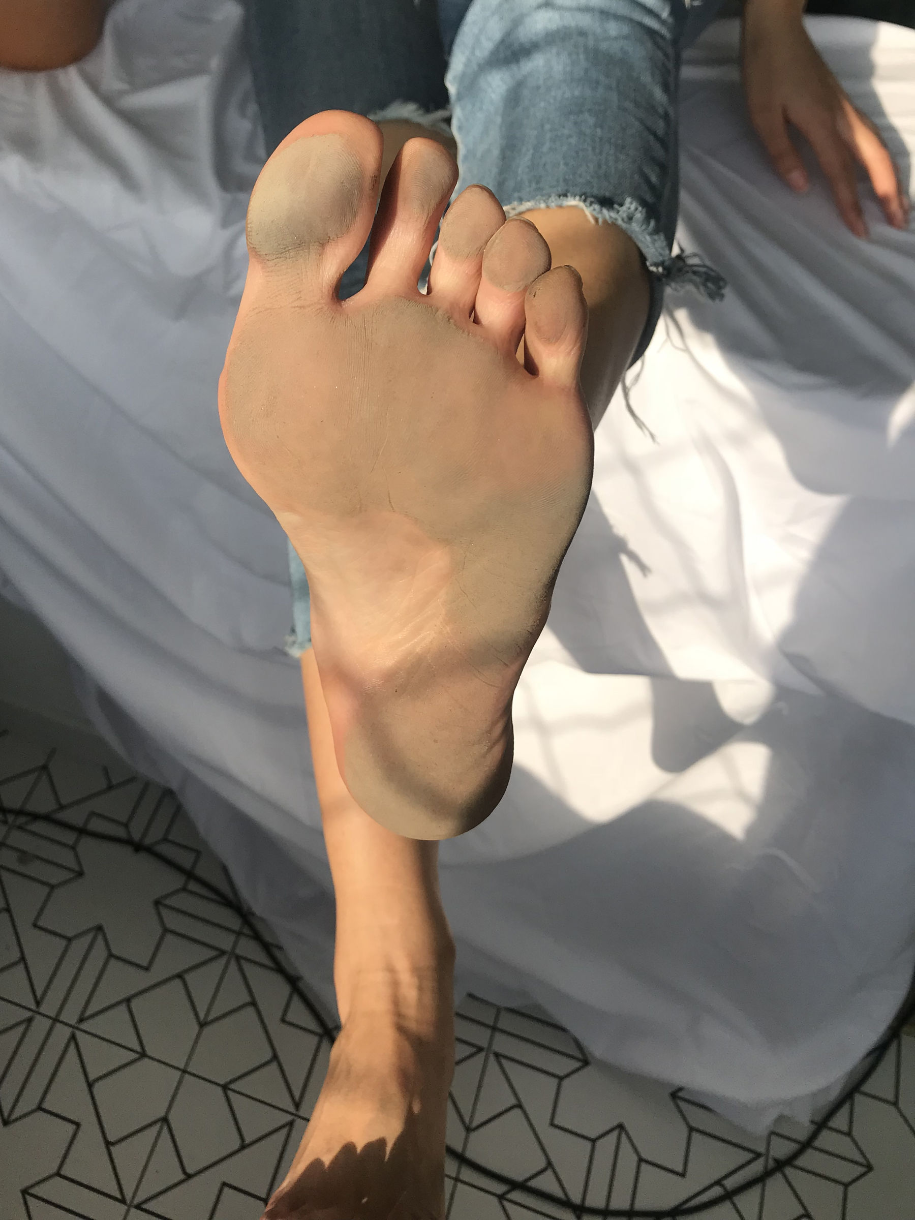 [福利COS] 安乔乔儿(Nia乔乔) No.015 脏脚踩鸡蛋第13张