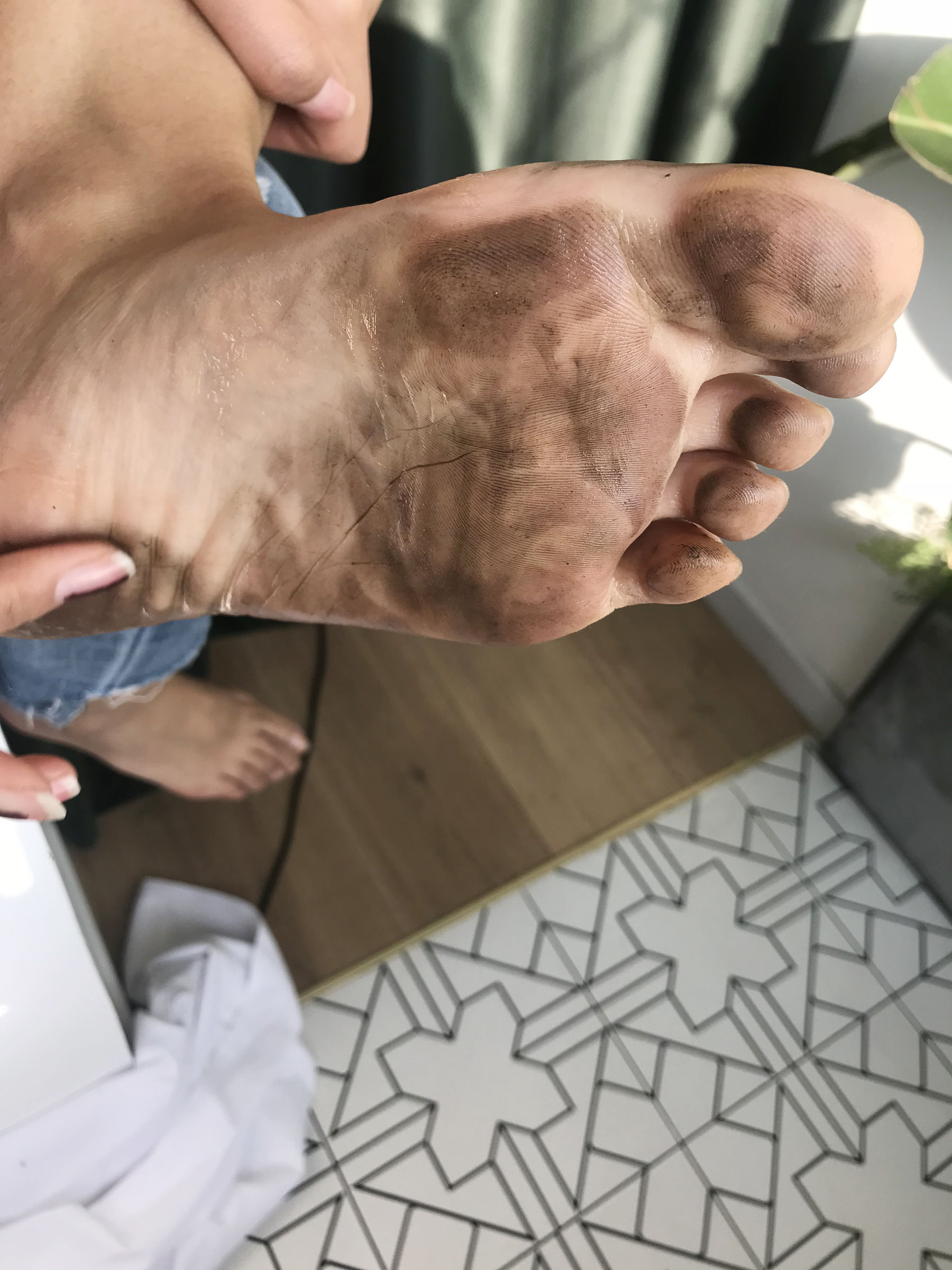 [福利COS] 安乔乔儿(Nia乔乔) No.015 脏脚踩鸡蛋第29张