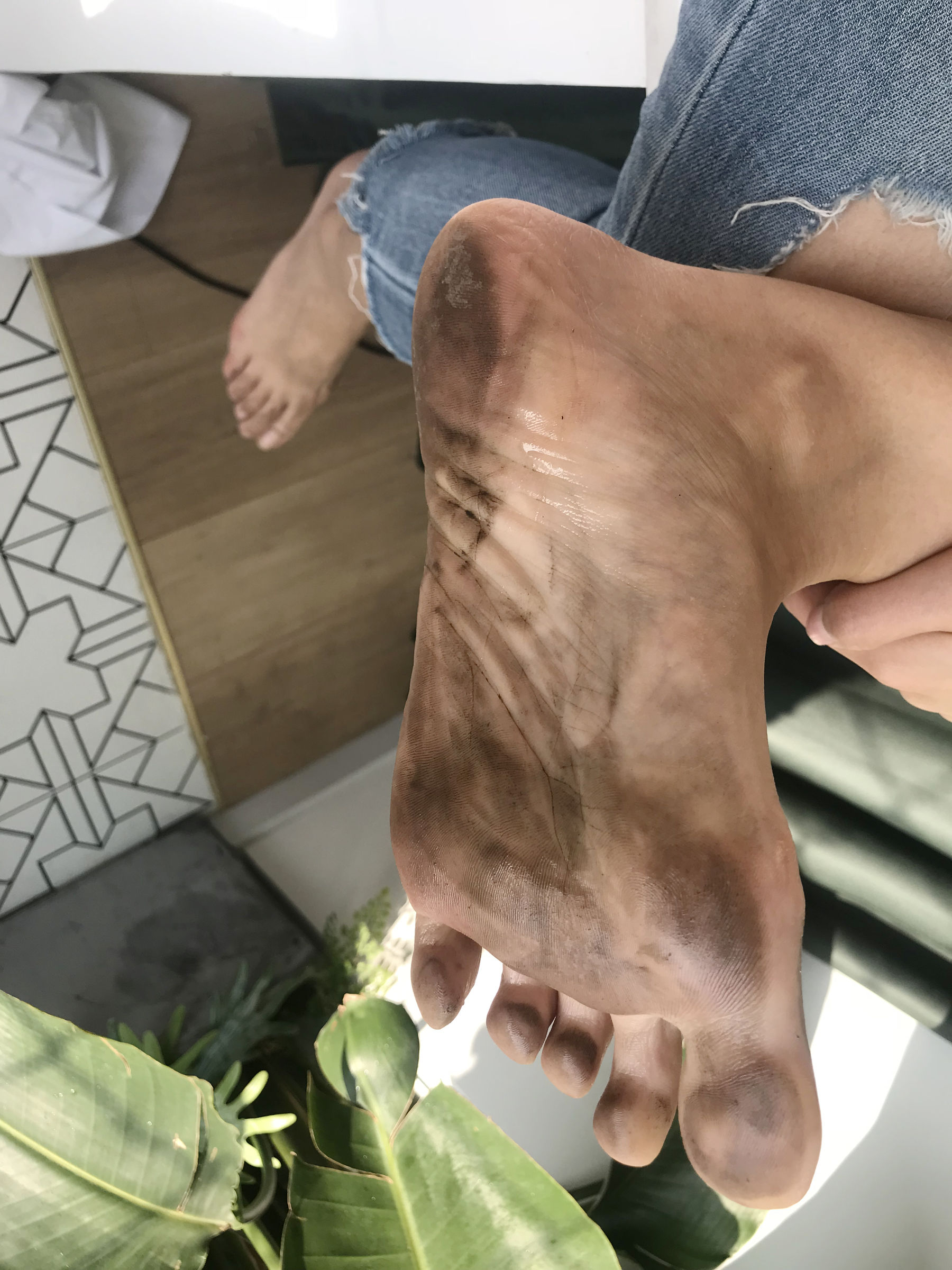 [福利COS] 安乔乔儿(Nia乔乔) No.015 脏脚踩鸡蛋第30张