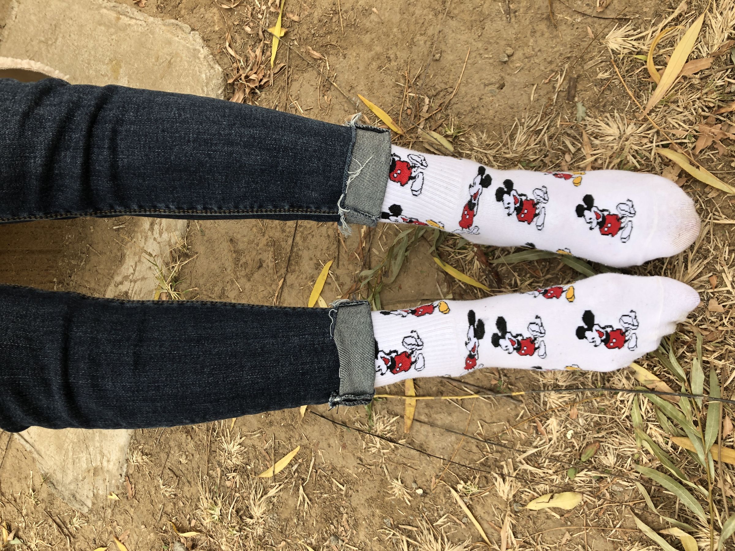 [福利COS] 安乔乔儿(Nia乔乔) No.010 红甲裸足第1张