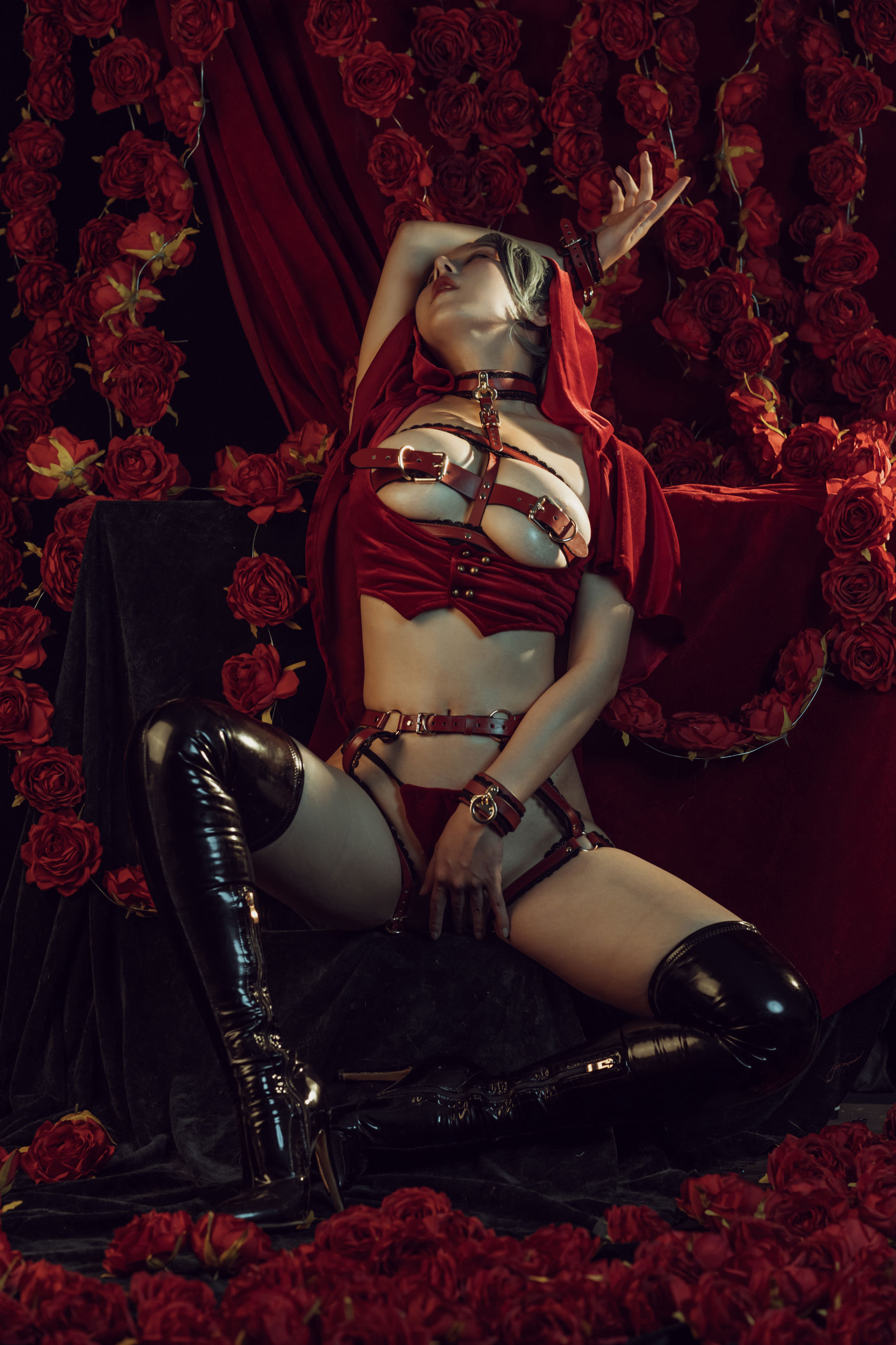 [福利COS] 云溪溪 - 奶桃 玫瑰第13张