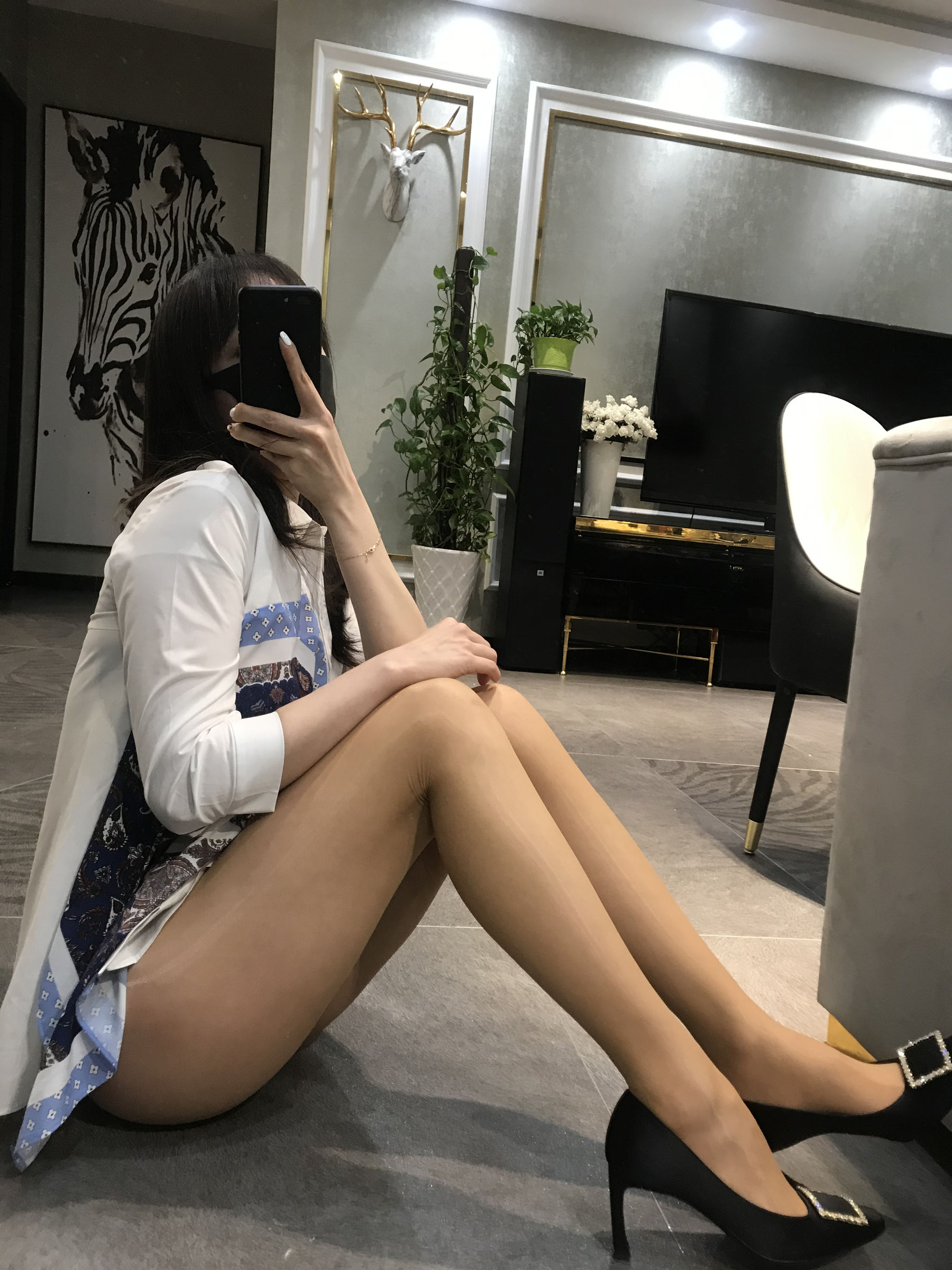 [福利COS] 丝足博主麋鹿_Monroe 2020.04.29 肉色亮丝第11张