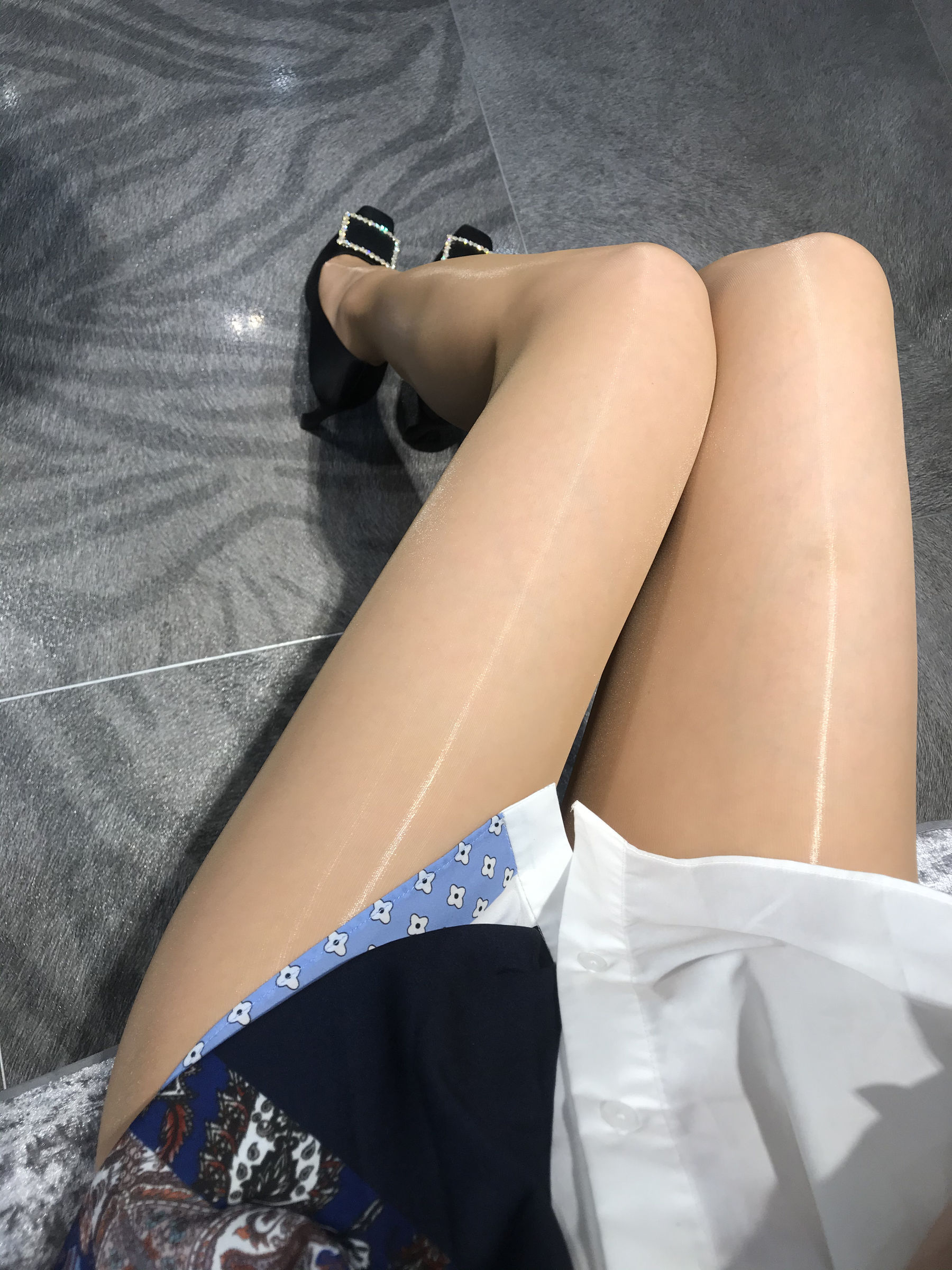 [福利COS] 丝足博主麋鹿_Monroe 2020.04.29 肉色亮丝第16张