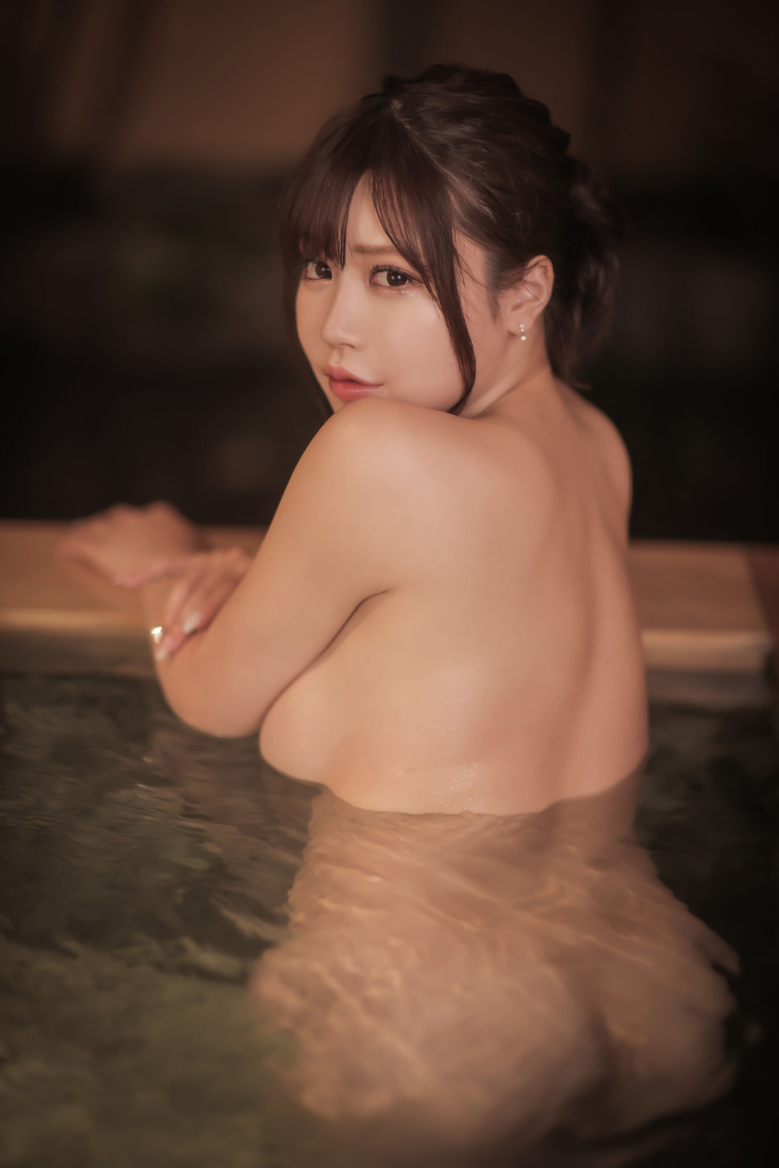 [福利COS] Mai Shirota 白田まい 白田まいと、貸切温泉と、濃厚接触第33张