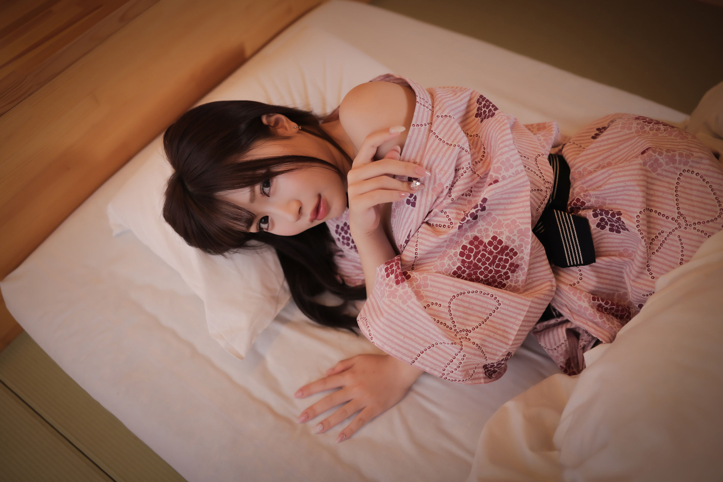 [福利COS] Mai Shirota 白田まい 白田まいと、貸切温泉と、濃厚接触第69张