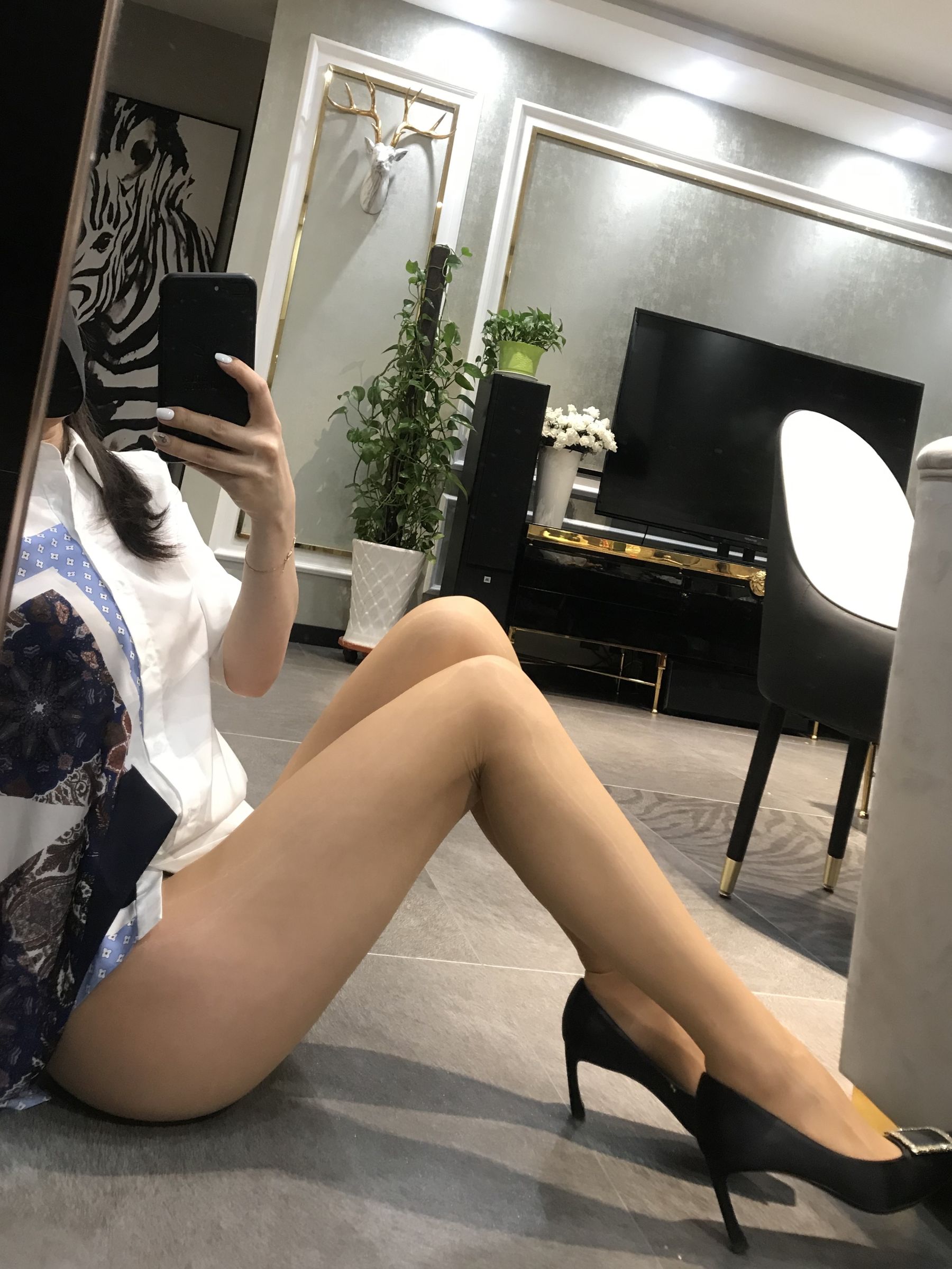 [福利COS] 丝足博主麋鹿_Monroe 2020.04.29 肉色亮丝第10张