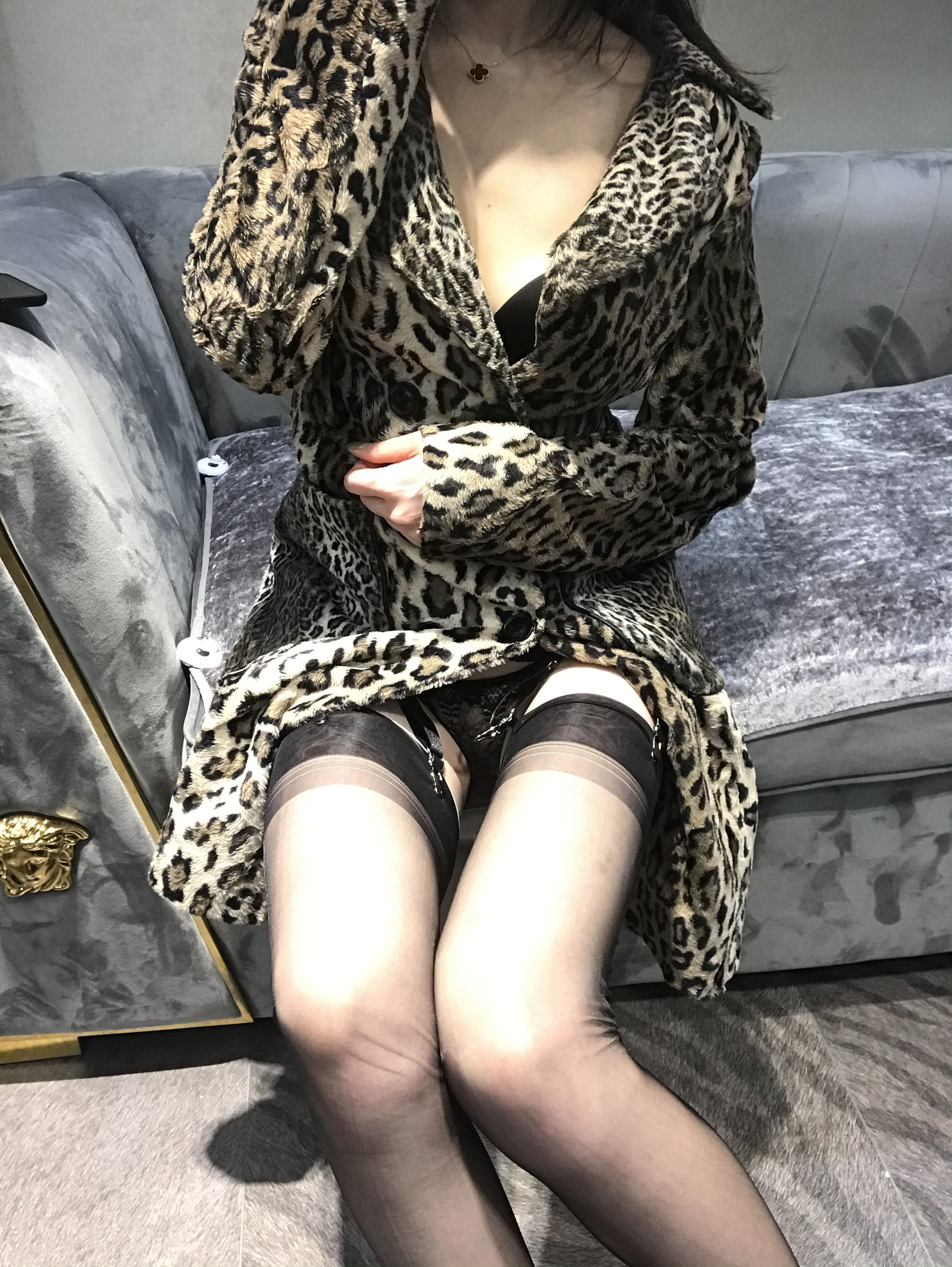 [福利COS] 丝足博主麋鹿_Monroe 2020.04.13 皮草丝惑第15张