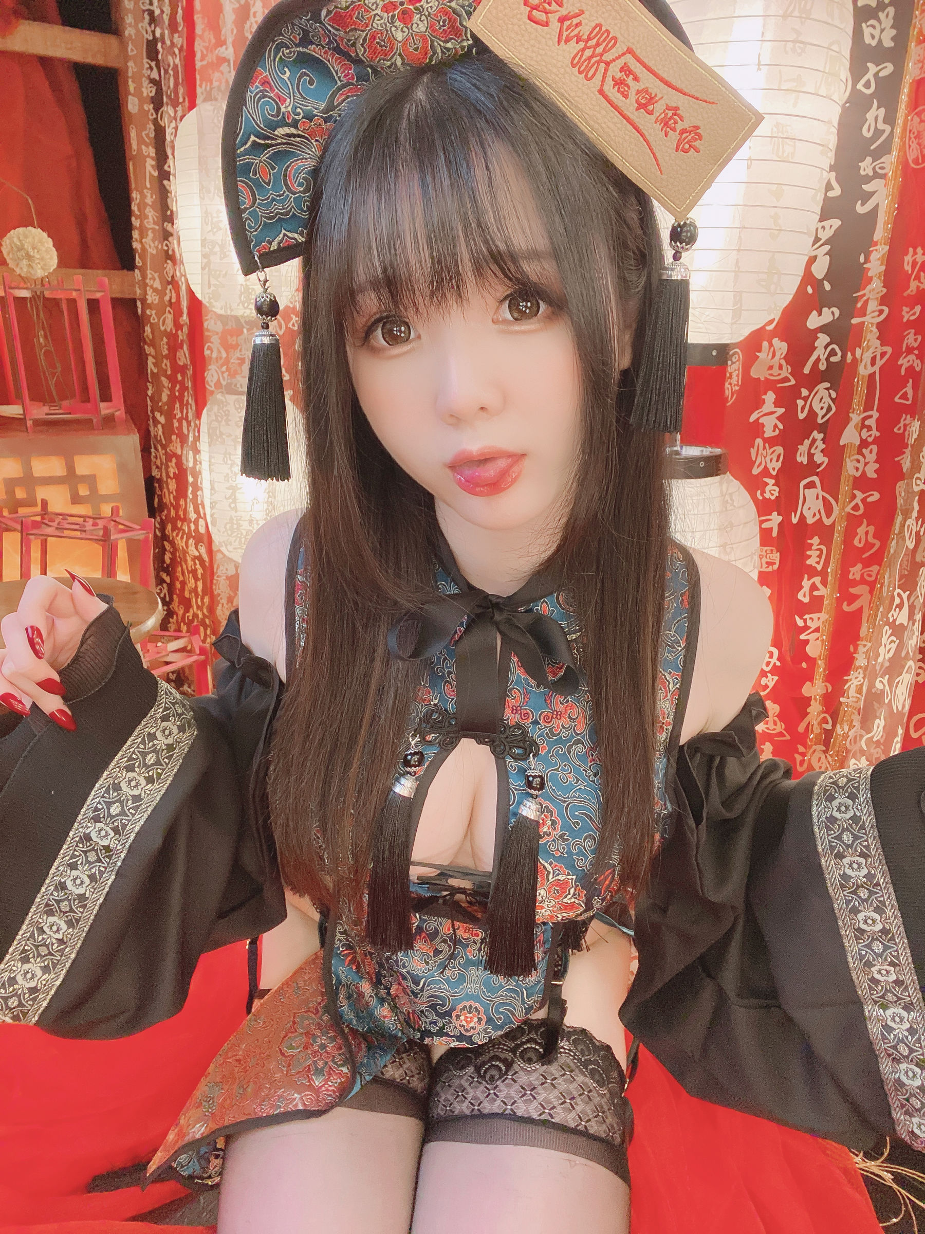 [福利COS] 微博妹纸霜月shimo - キョンシーちゃん自撮り第6张