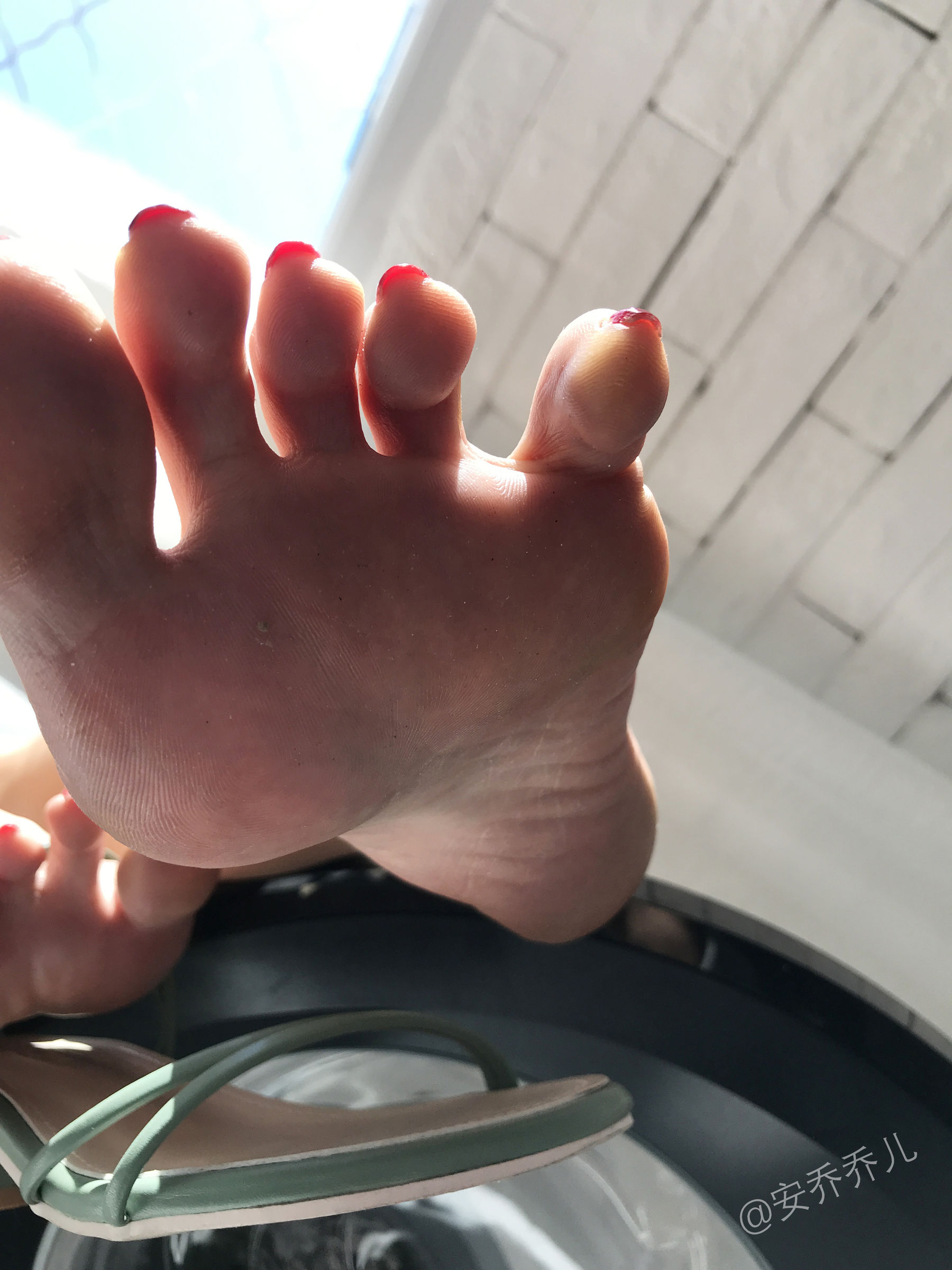 [福利COS] 安乔乔儿(Nia乔乔) No.016 阳台洗衣房第32张