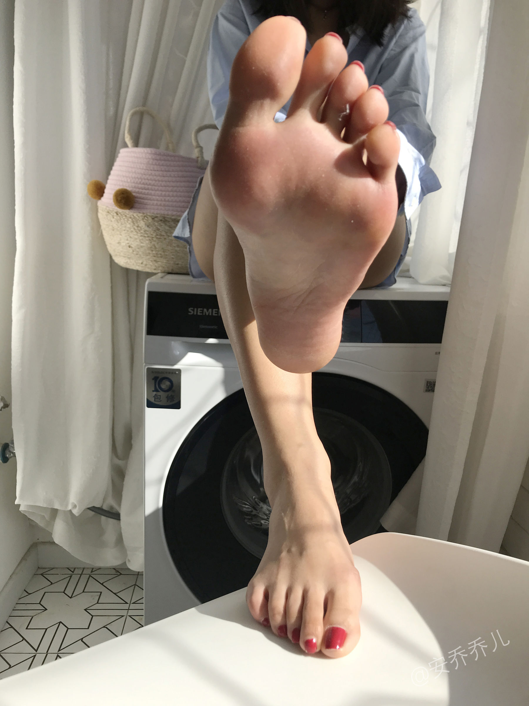 [福利COS] 安乔乔儿(Nia乔乔) No.016 阳台洗衣房第10张