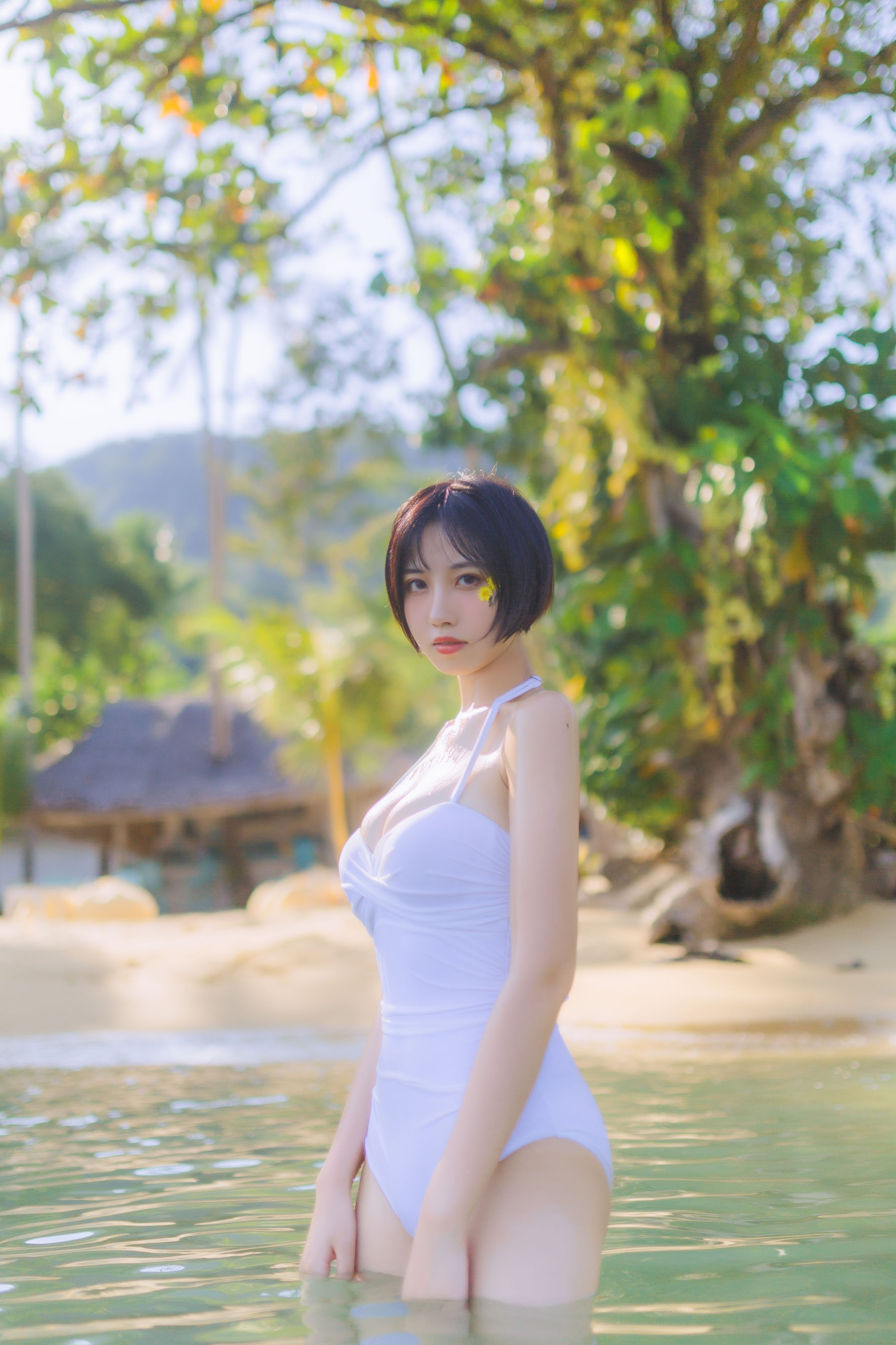 [福利COS] 次元少女念雪ww - 白色泳衣第1张