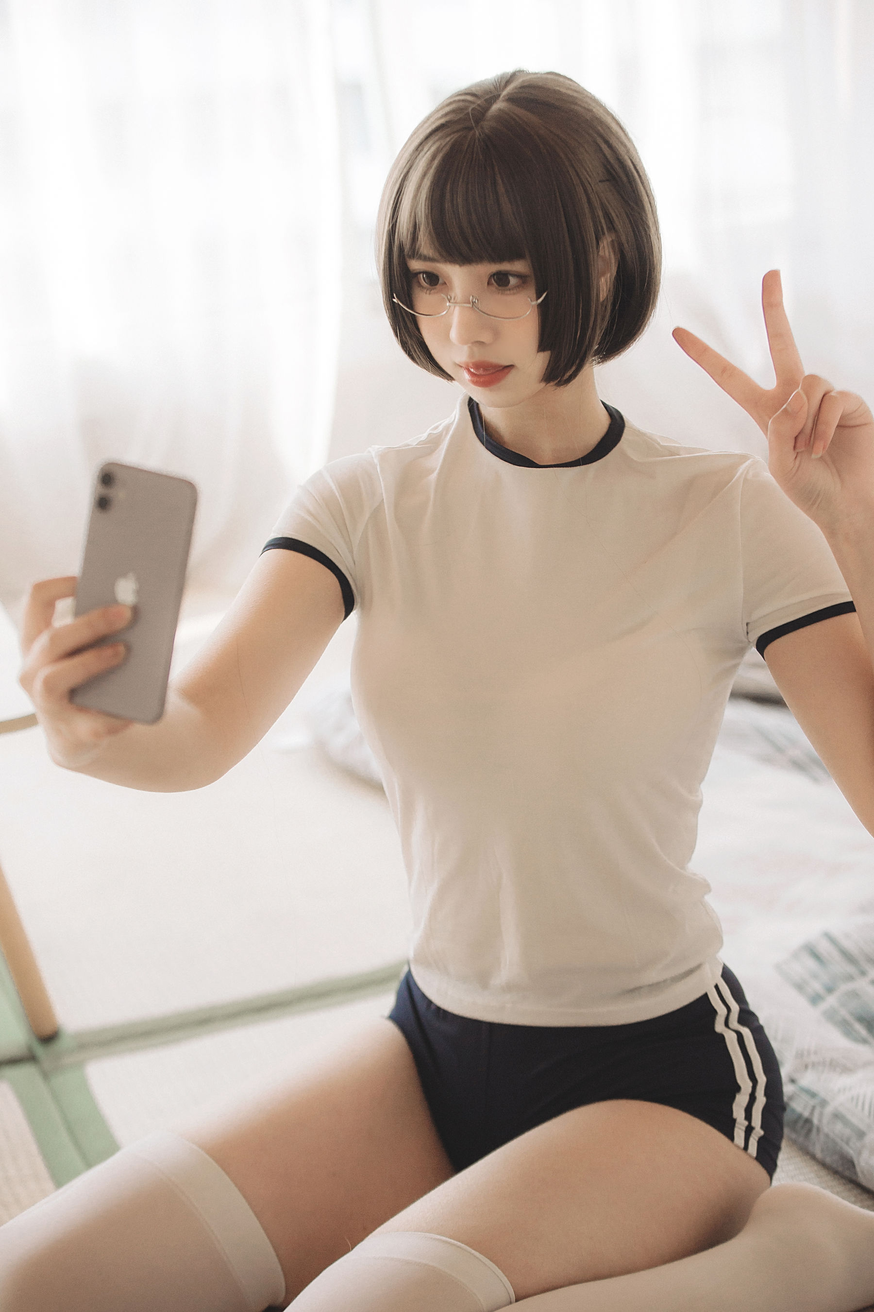 [福利COS] 次元少女念雪ww - 体操服第1张