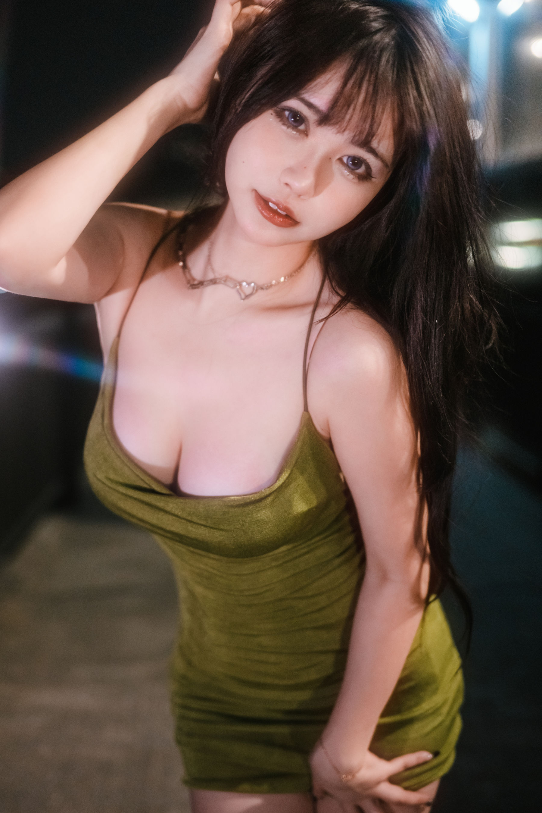 [福利COS] Tina很妖孽呀 - 绿色连衣裙第4张