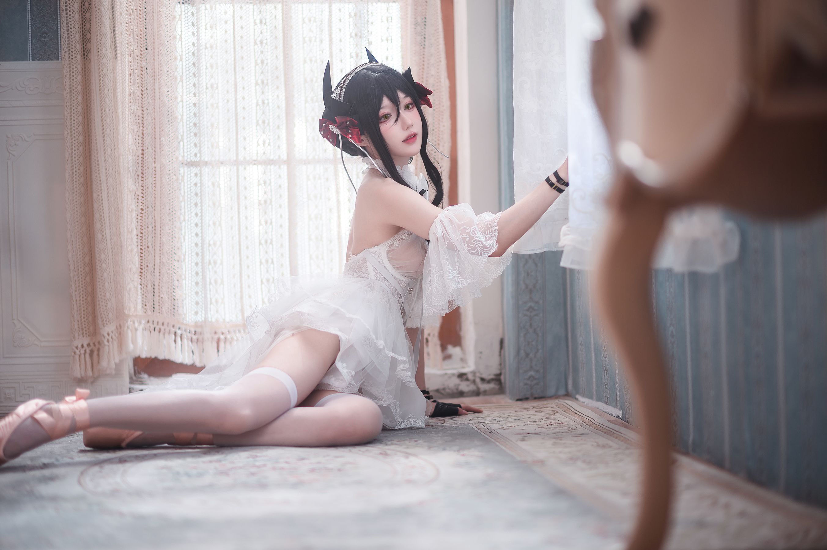 [福利COS] 动漫博主阿包也是兔娘 - 明日方舟 伊内斯芭蕾第6张