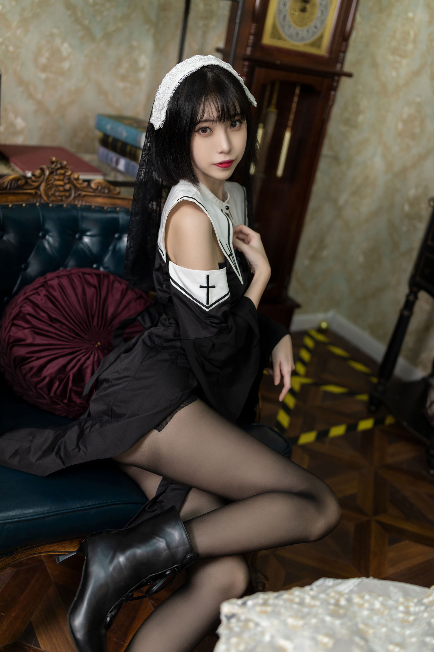 [福利COS] 许岚(叁月life) - 暗黑修女第15张