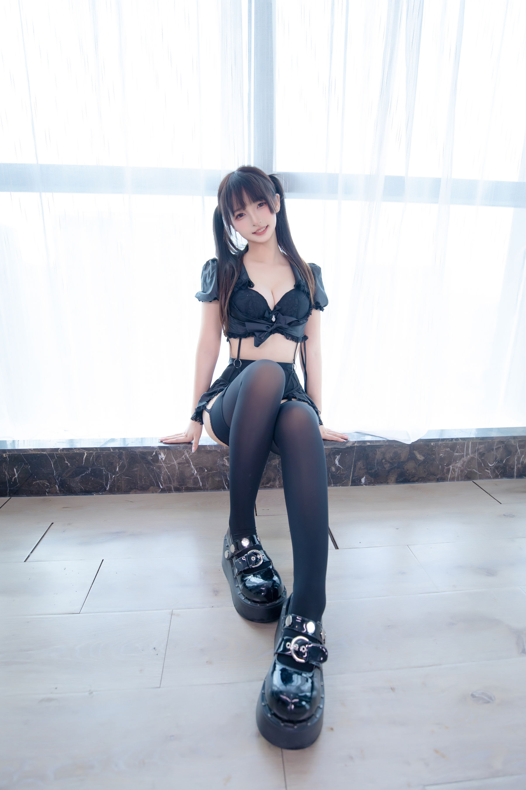 [福利COS] 萝莉神楽板真冬 之足底星光第1张