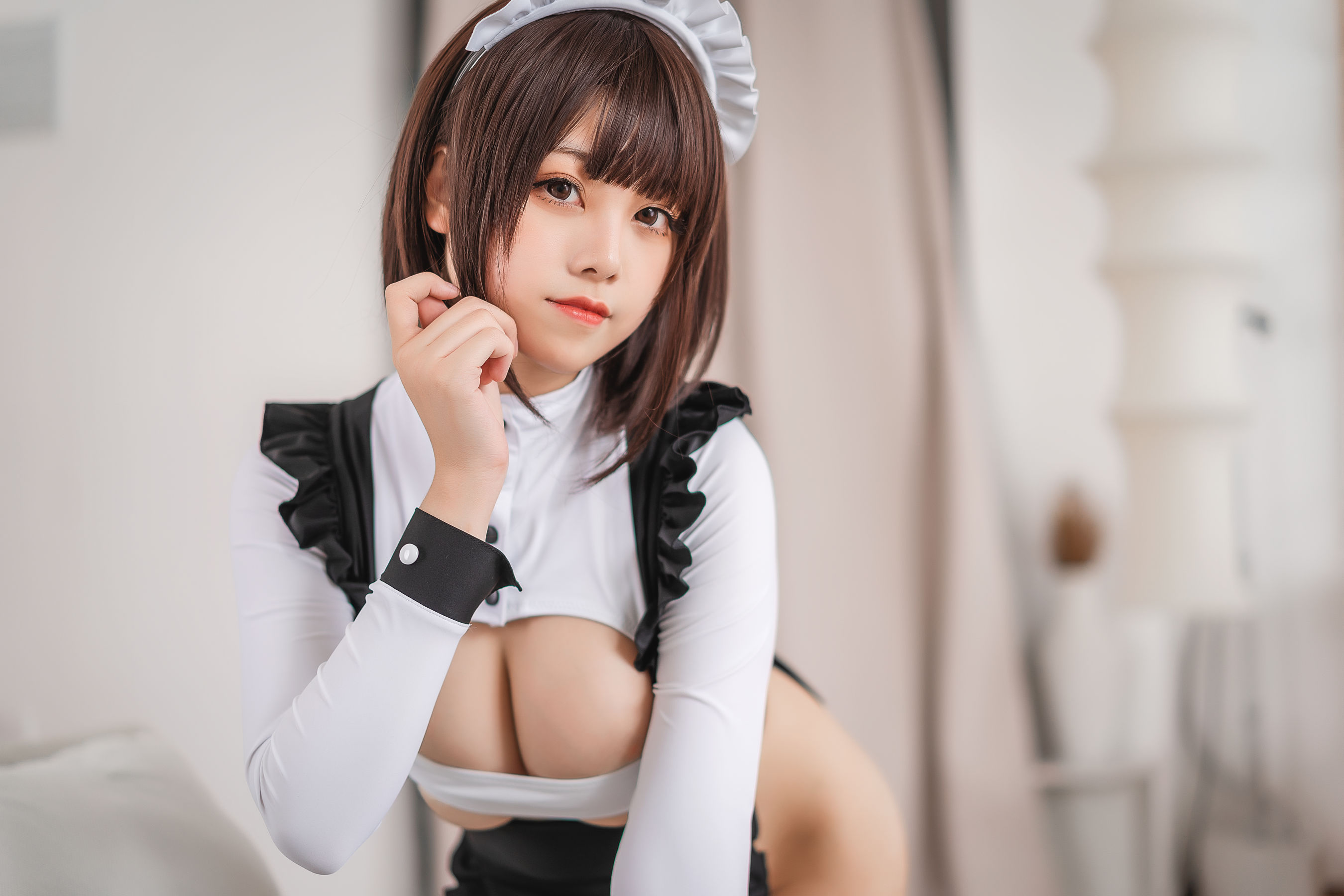 [福利COS] 萌系小姐姐蜜汁猫裘 - 高叉女仆第5张