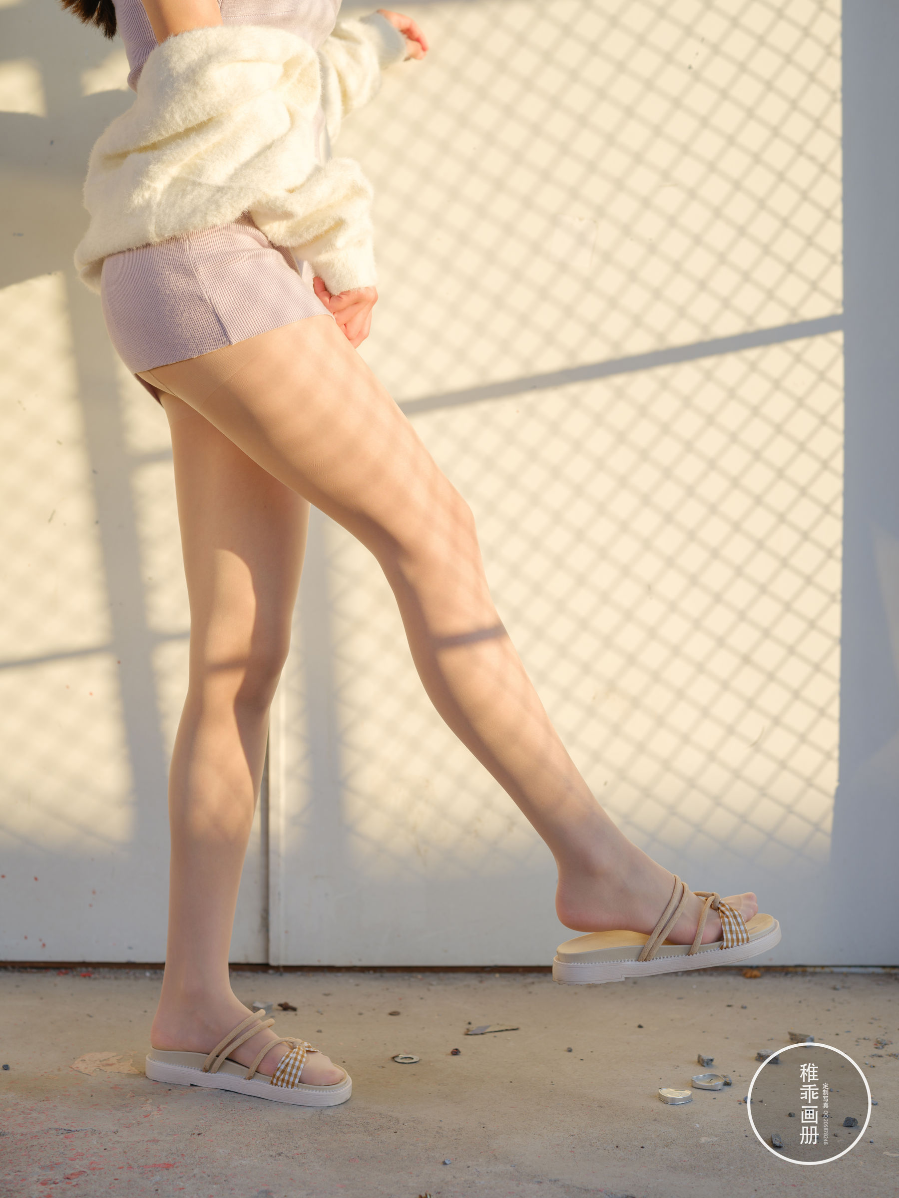 [福利COS] 柴系小乖(稚乖画册) - 夜夜 天台停车场肉丝 Lolita第17张