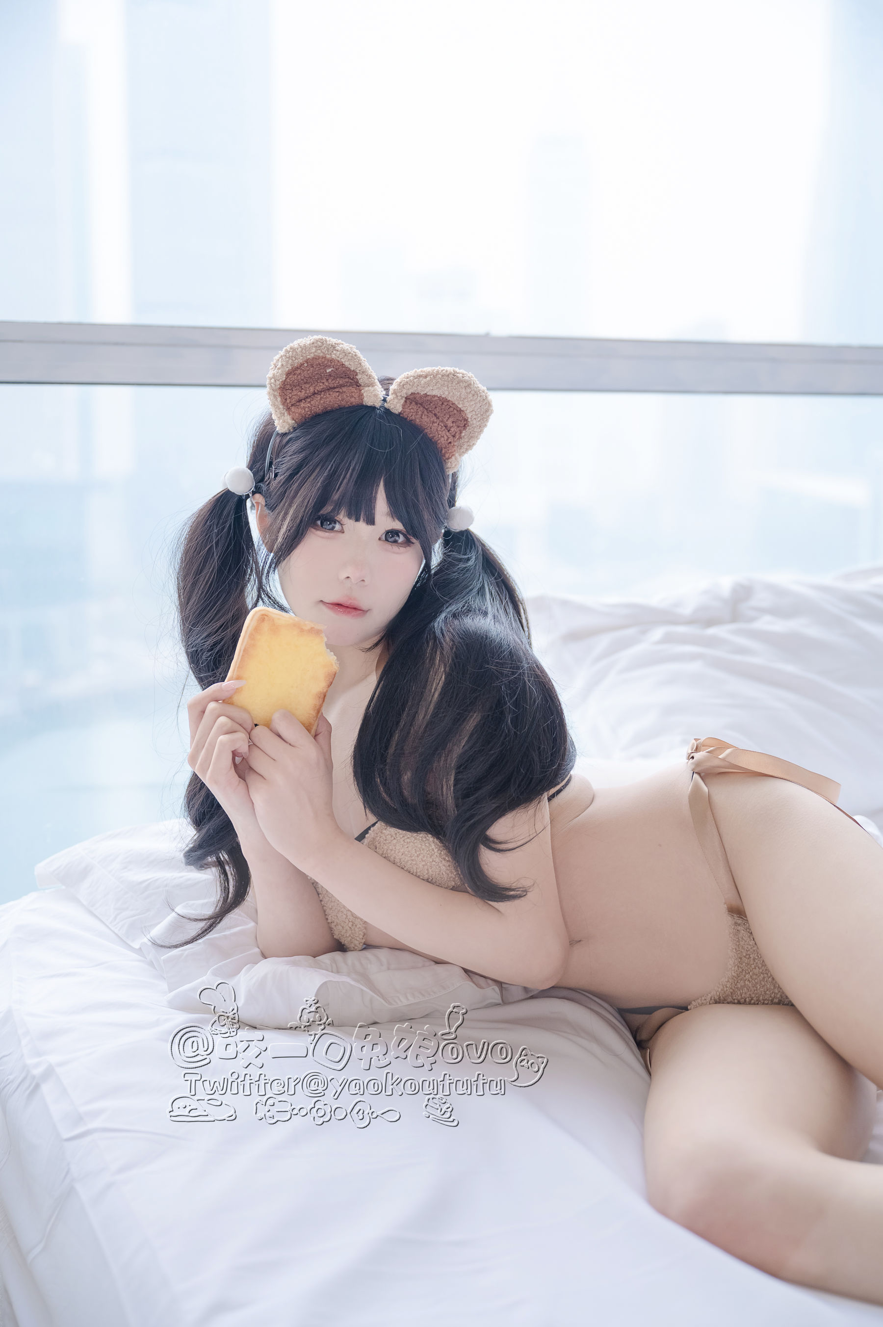 [福利COS] 咬一口兔娘 - 小熊睡衣第6张