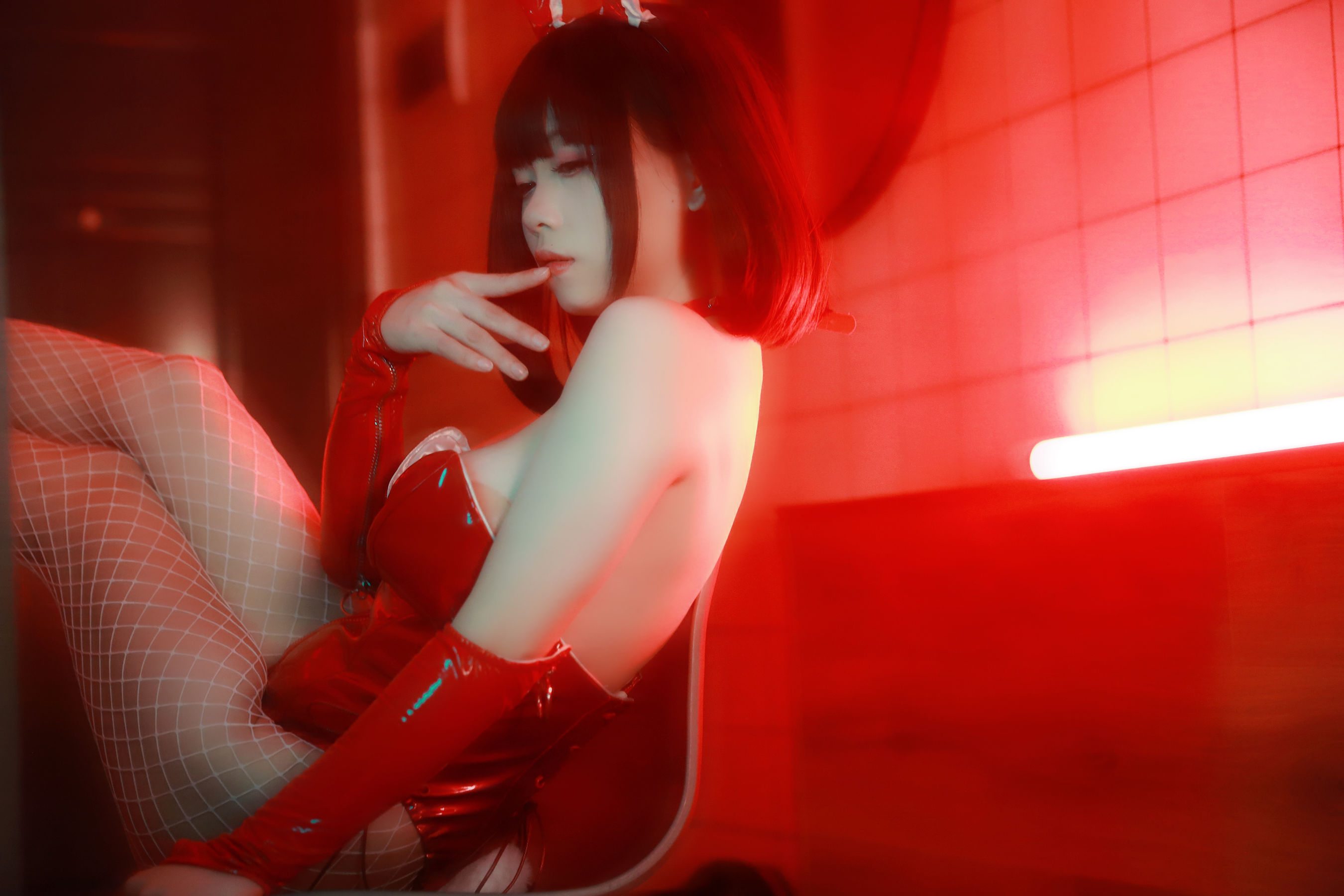 [福利COS] 末夜787 - 红色兔女郎第2张