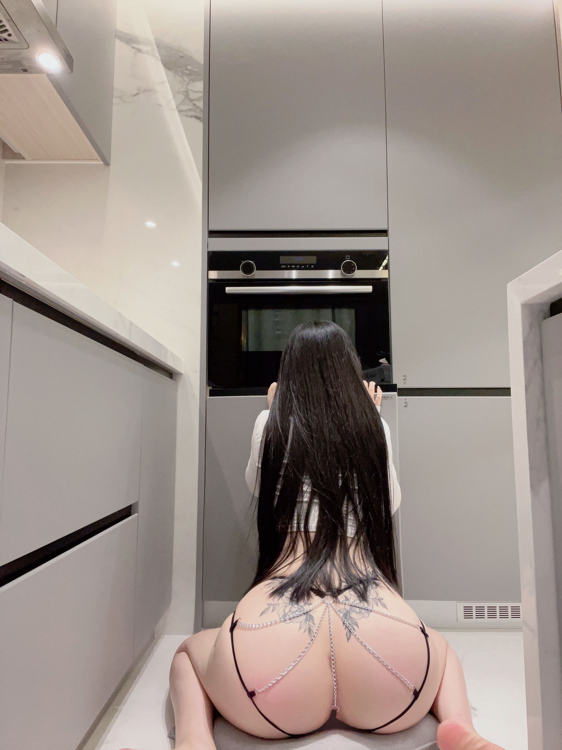 [福利COS] 美臀女神左公子666 - 史上最细内内第4张