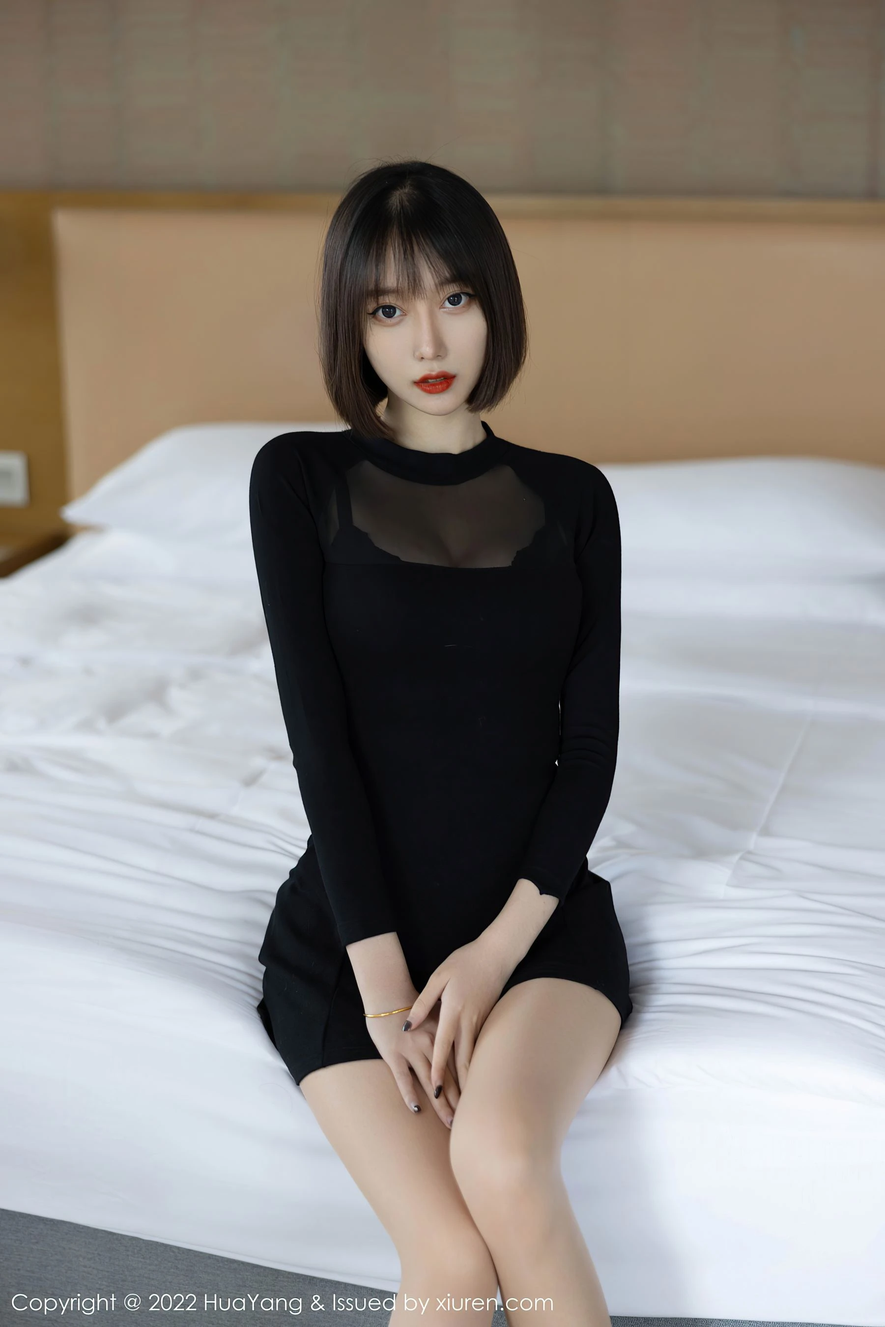  花漾 VOL.491 玥儿玥er 丝袜美腿性感短发美女写真第1张