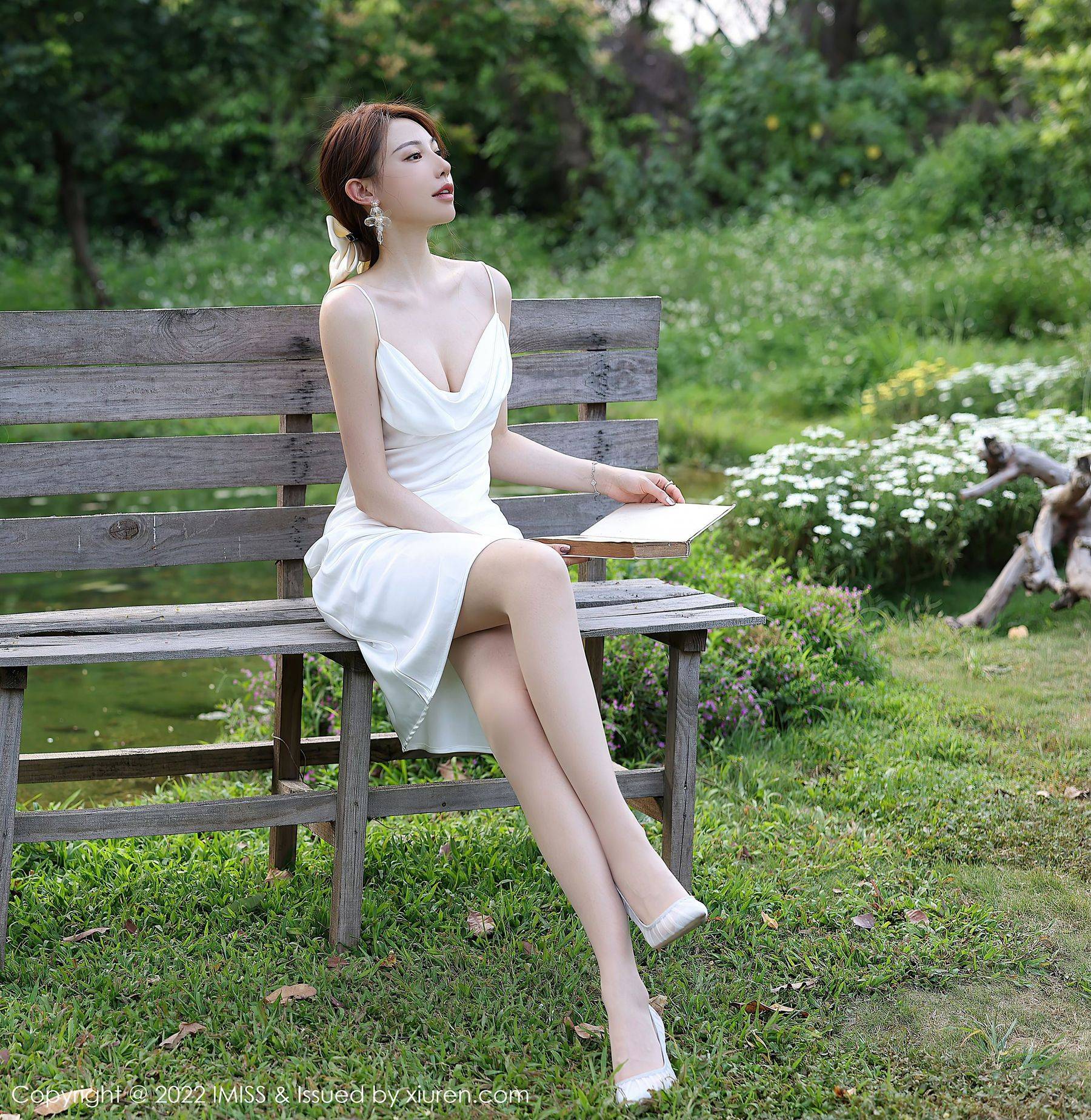  爱蜜社 VOL.682 Lynn刘奕宁 户外美腿第5张