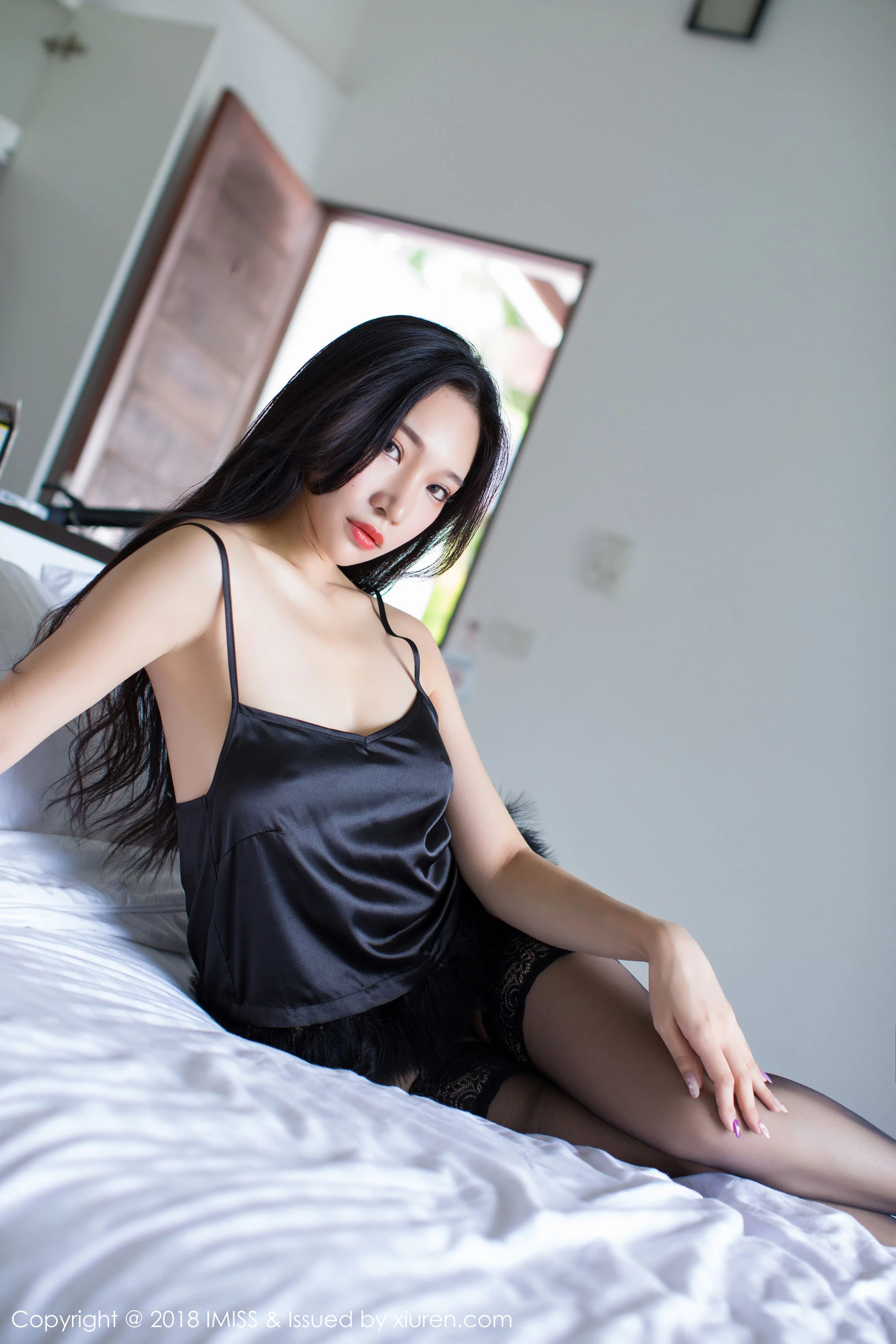  小狐狸Sica《极致诱惑的黑丝美腿》 爱蜜社IMiss Vol.219第9张