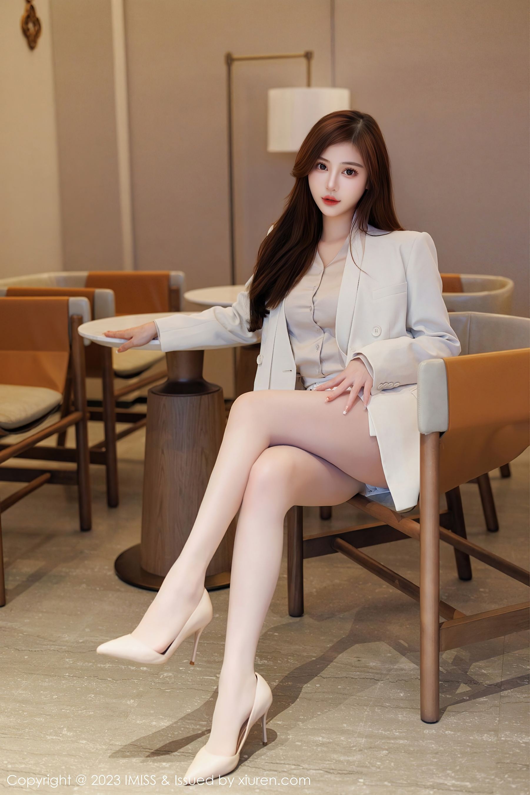  爱蜜社 VOL.732 Lavinia肉肉 丝袜美腿第11张