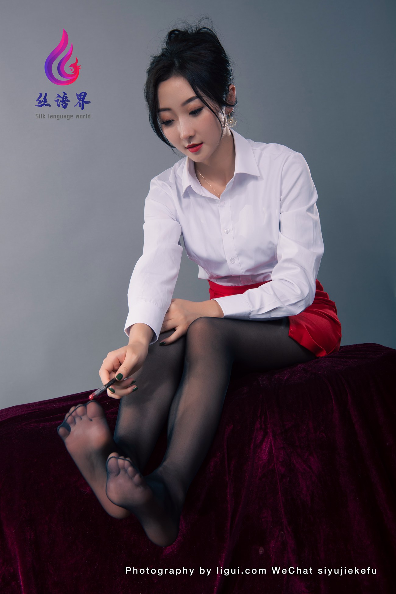 [Ligui丽柜]2022.04.27《那一抹红色》愉心第1张
