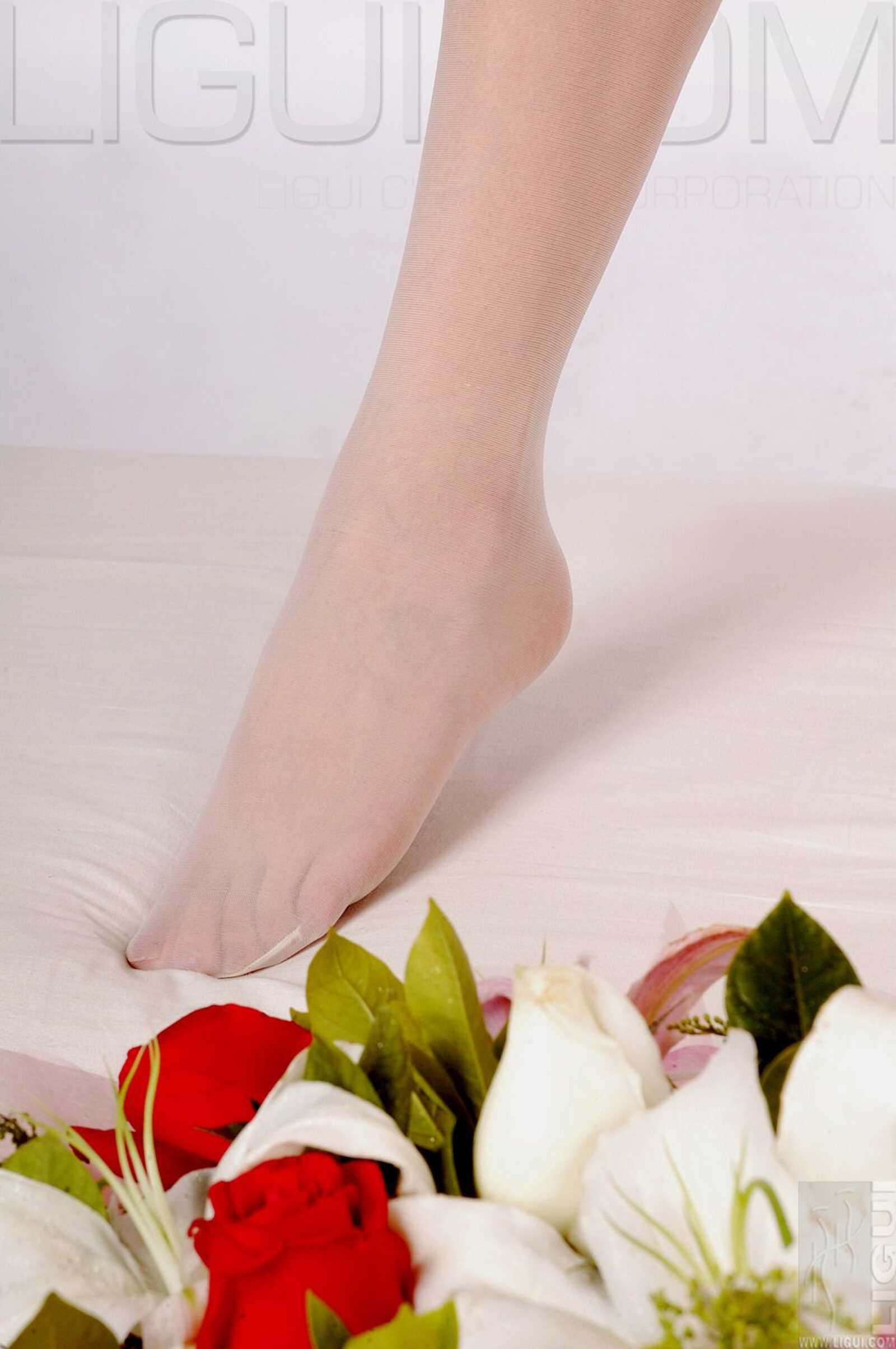 [丽柜LiGui] Model 英子《诱人的白丝》写真集图片第2张