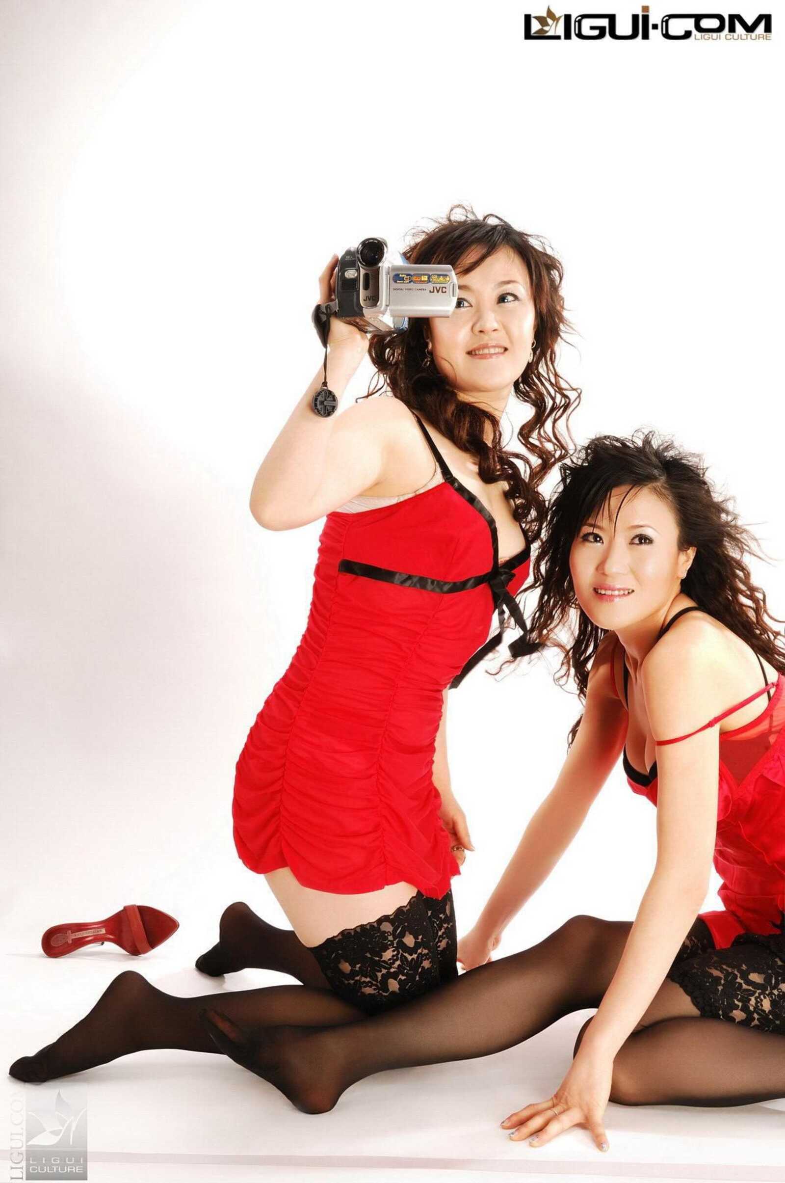 [丽柜LiGui] Model 琪琪姐妹《演唱组》丝足写真图片第16张