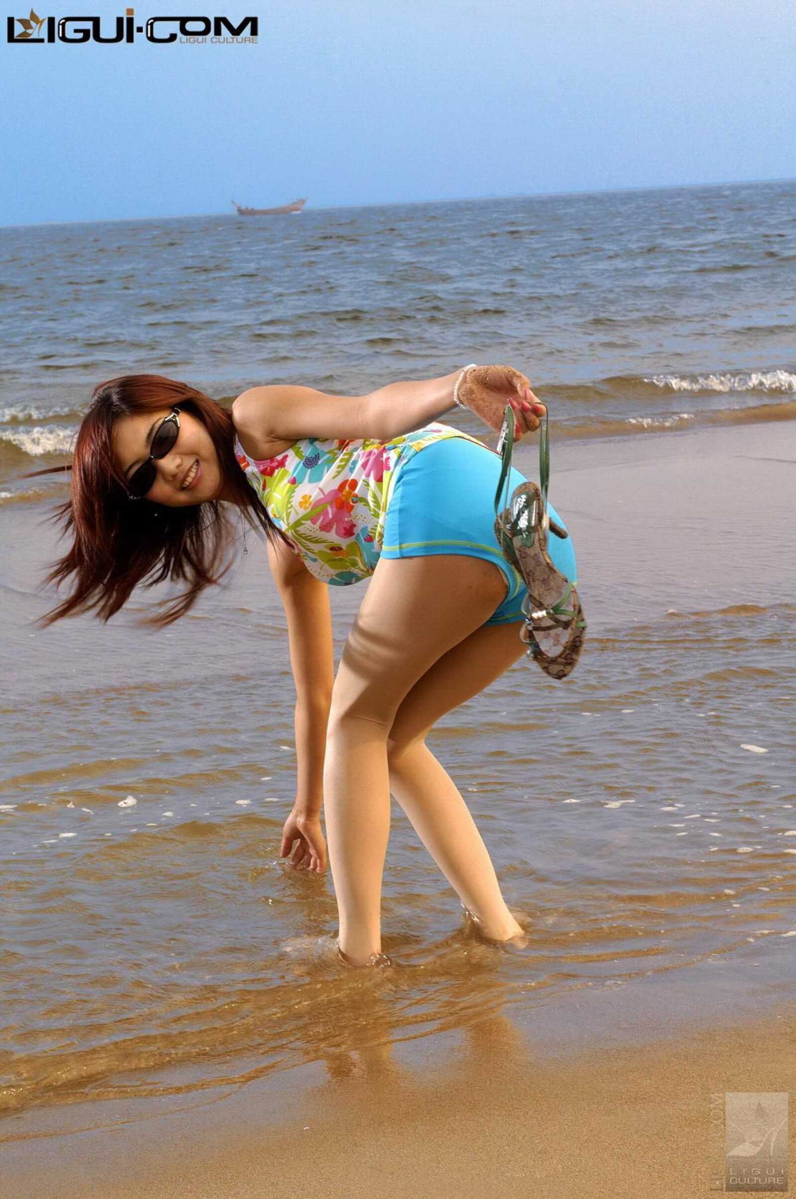 Model 丝丝《海边沙滩美女》 [丽柜LiGui] 丝足写真第7张