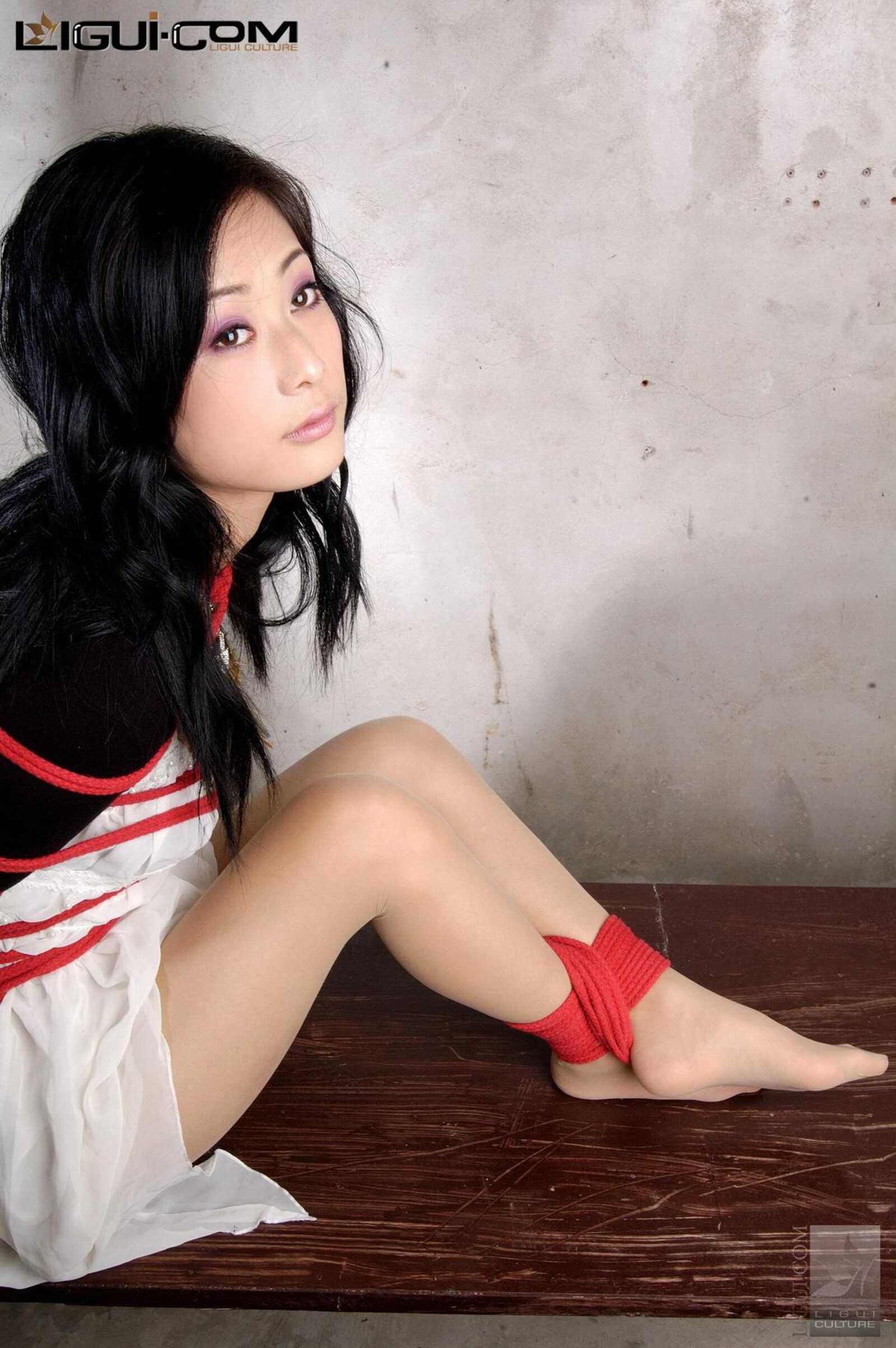 [丽柜美束LiGui] Model Saya《红绳捆绑》美腿玉足写第5张
