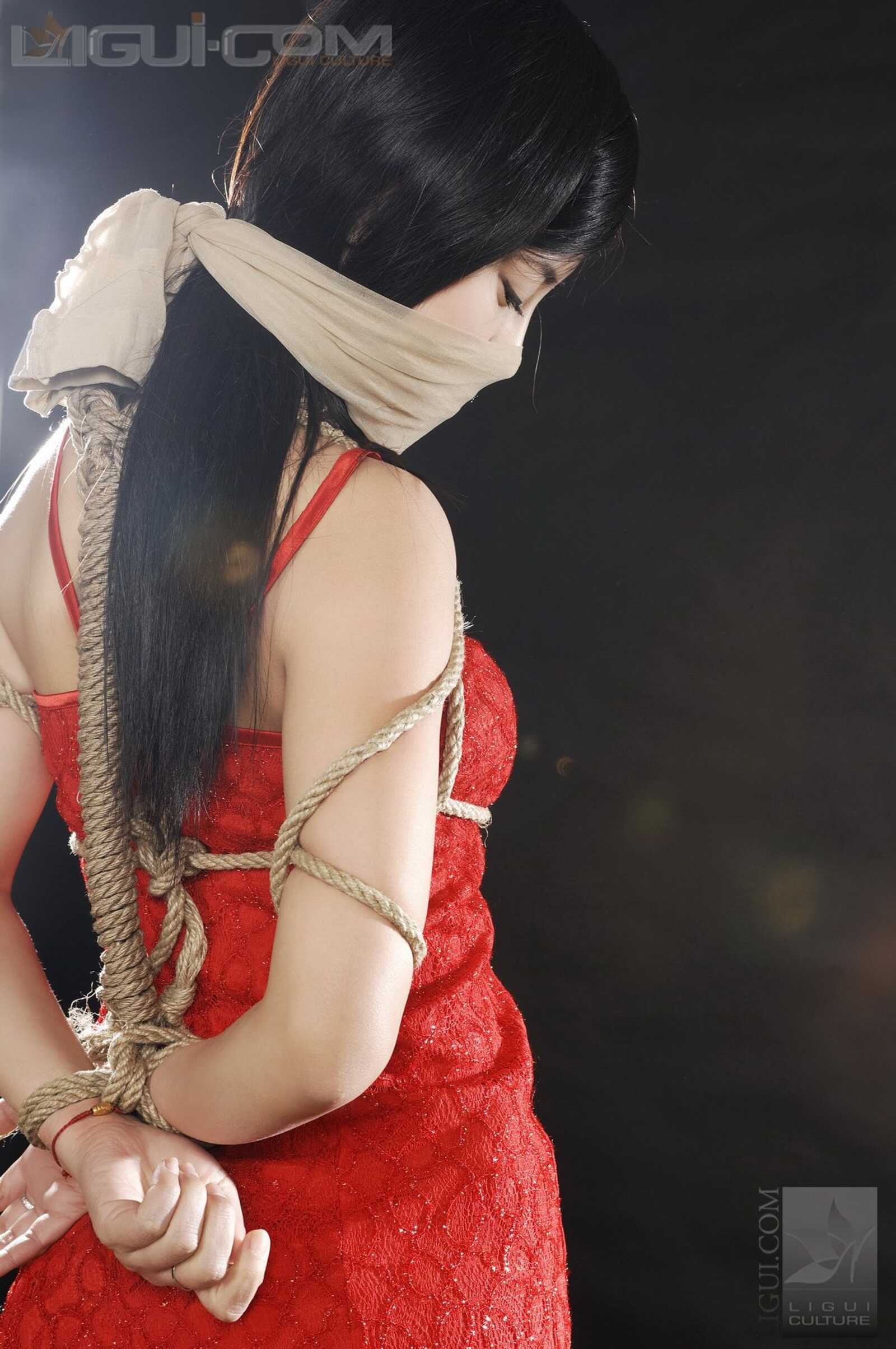 Model 卡鲁鲁《俏皮可爱小美女伊贺流袜堵式束缚第14张