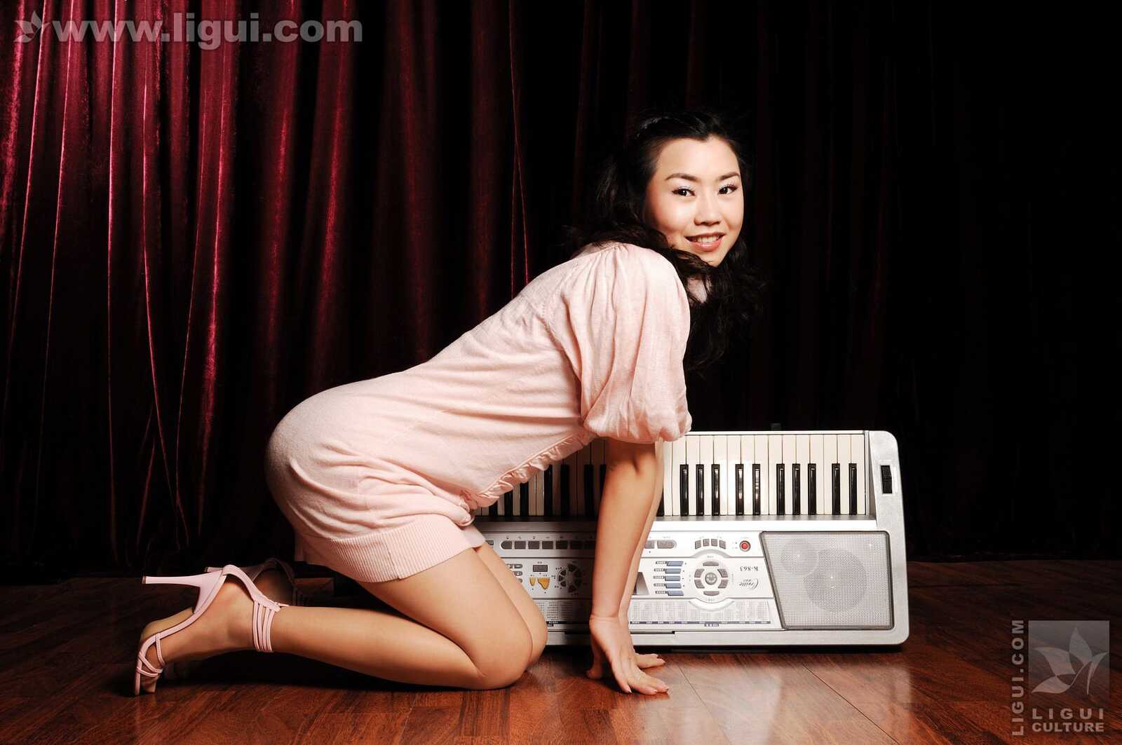 Model 由美《音乐私家教师的性感肉丝》 [丽柜Li第7张