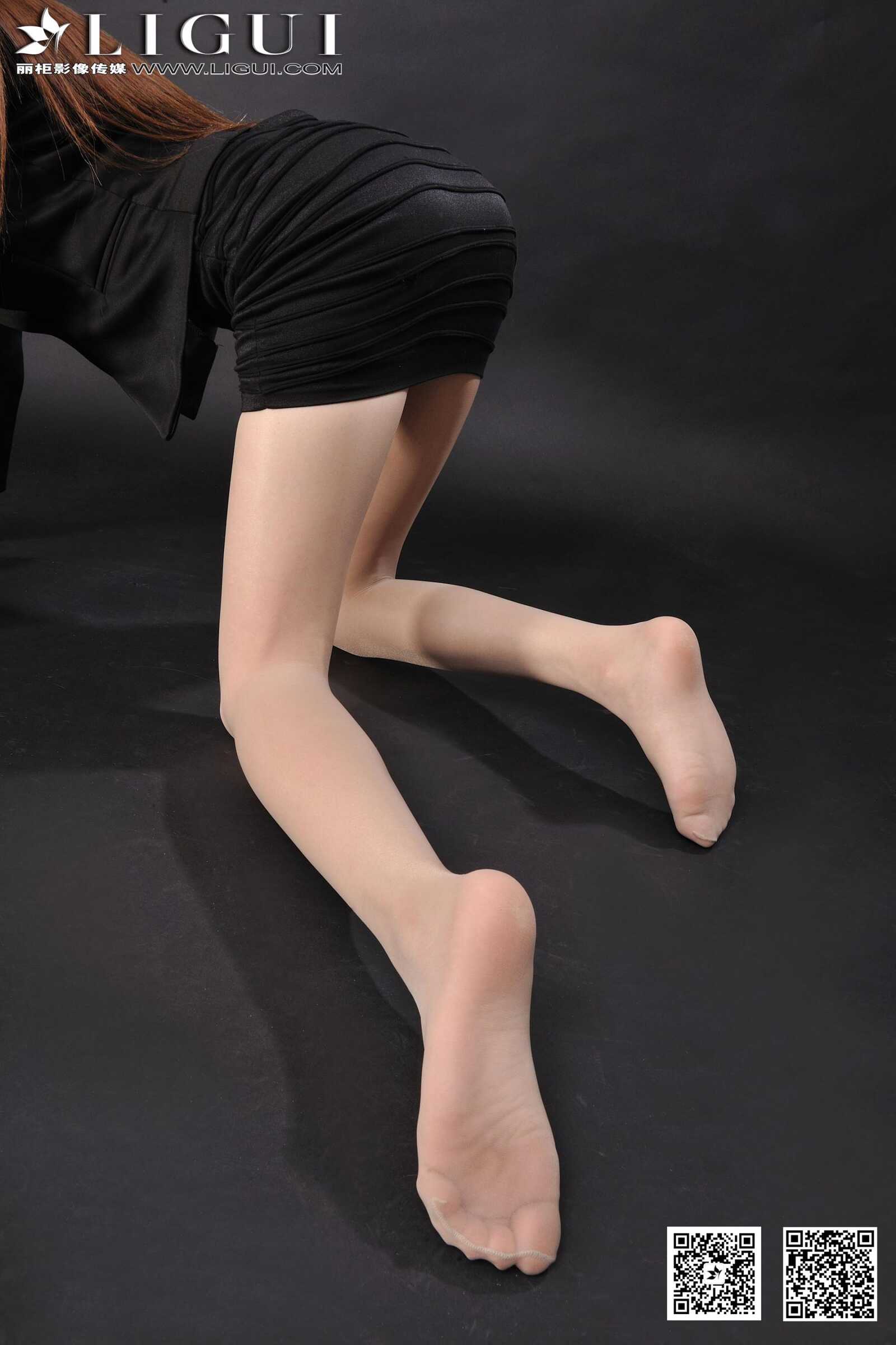 [丽柜LiGui] Model 可馨《职场丽人肉丝袜美足》美腿第12张