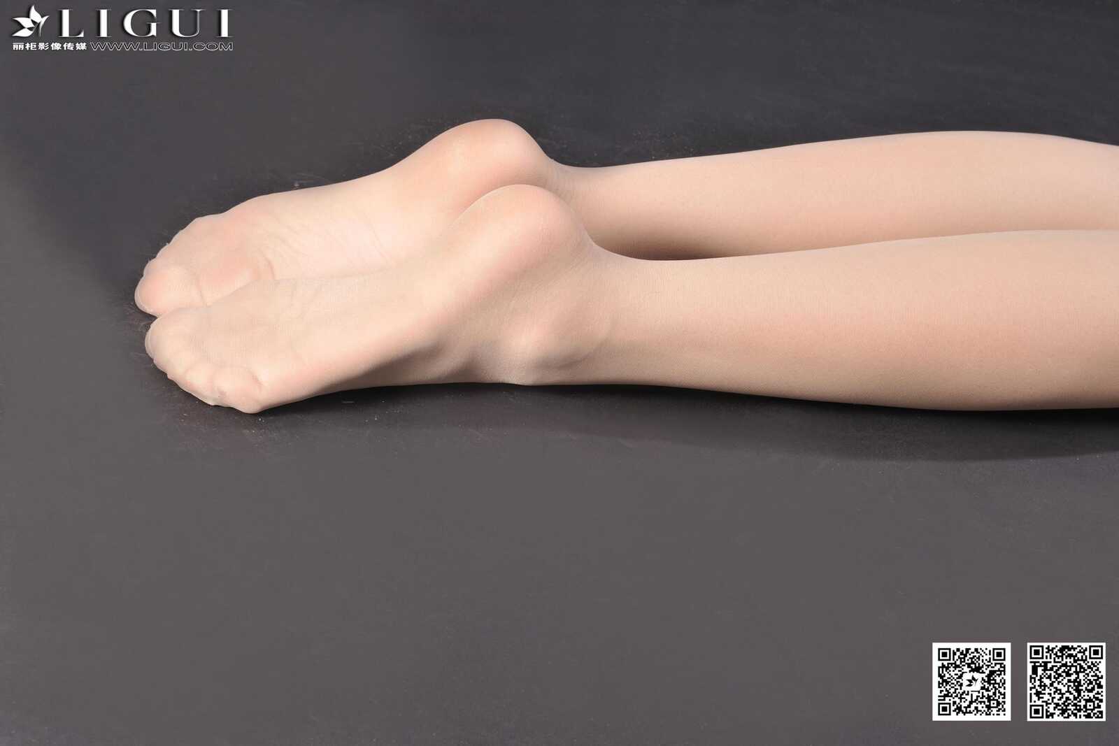 [丽柜LiGui] Model 可馨《职场丽人肉丝袜美足》美腿第9张