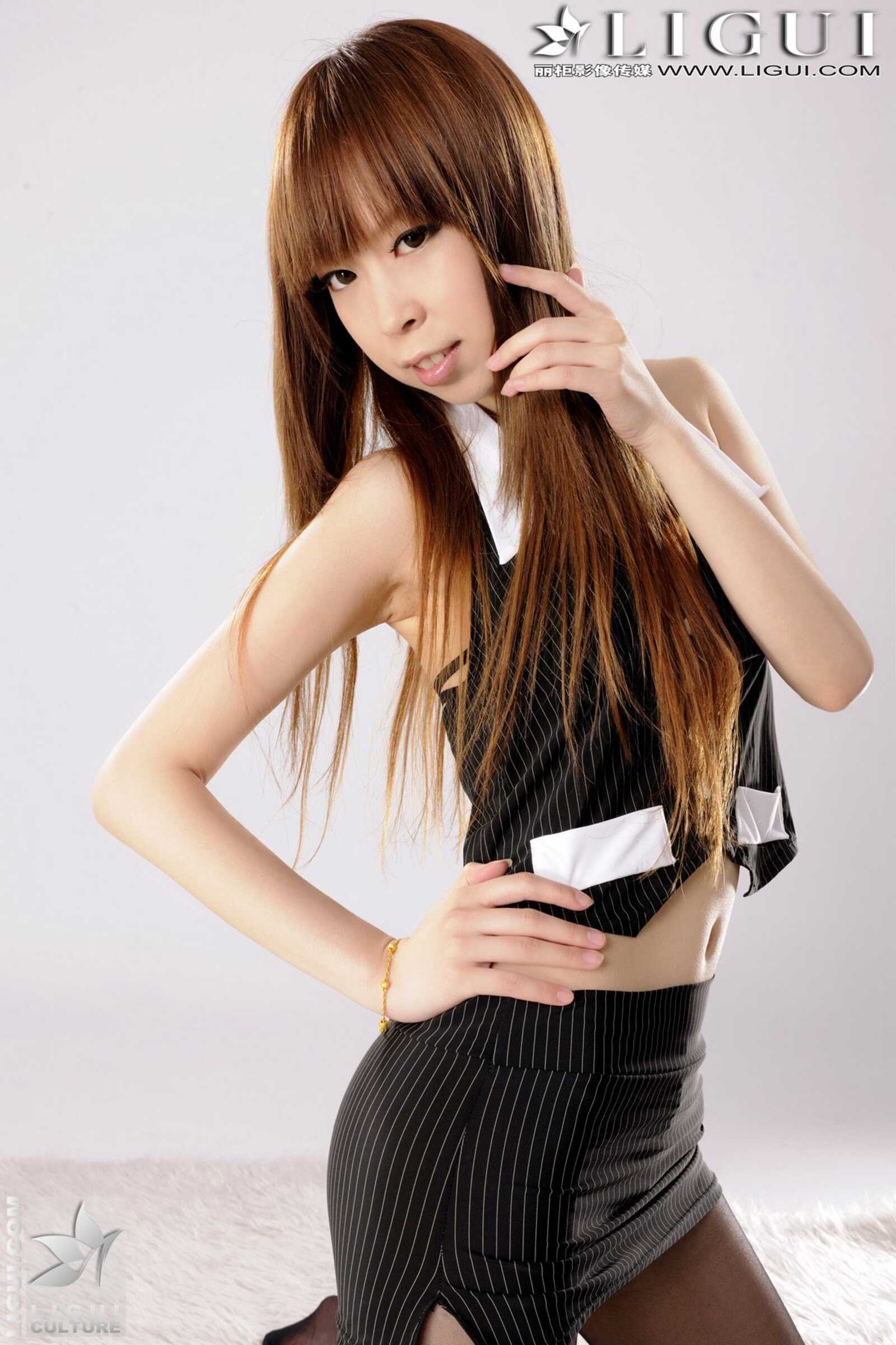 Model Vicky《美足皇后之Vicky黑丝》 上下合集 [丽柜第6张