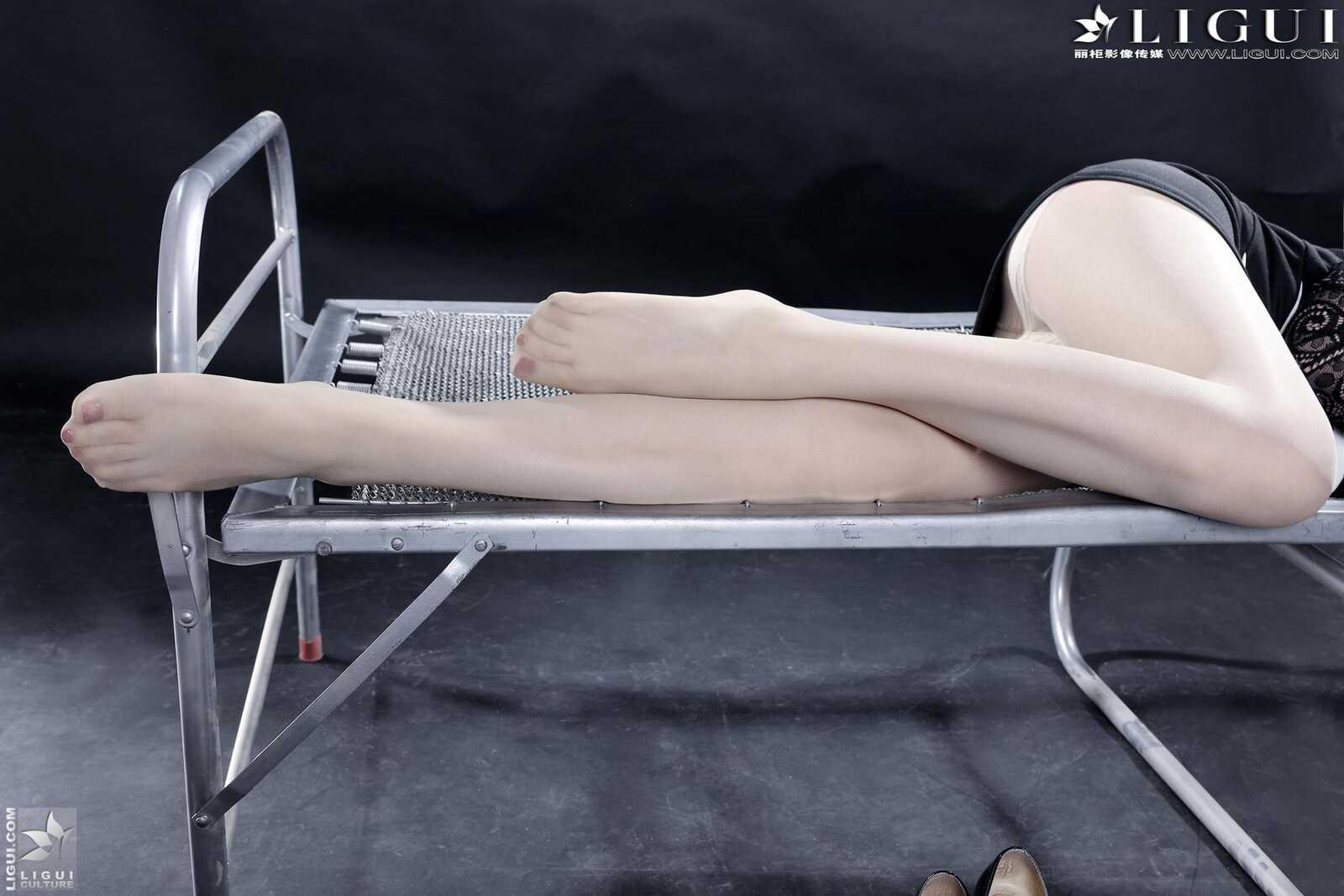[丽柜贵足LiGui] Model 允儿《肉丝袜高跟女郎》美腿第4张