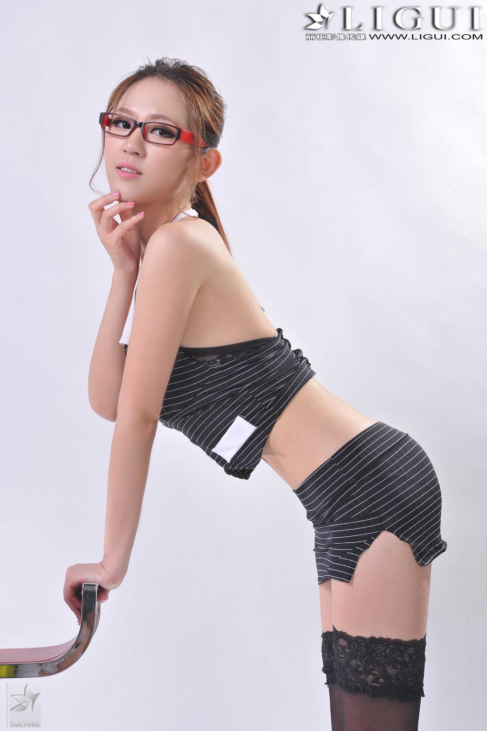 [丽柜贵足LiGui] Model 小玉《职业装眼镜女》上下全第15张