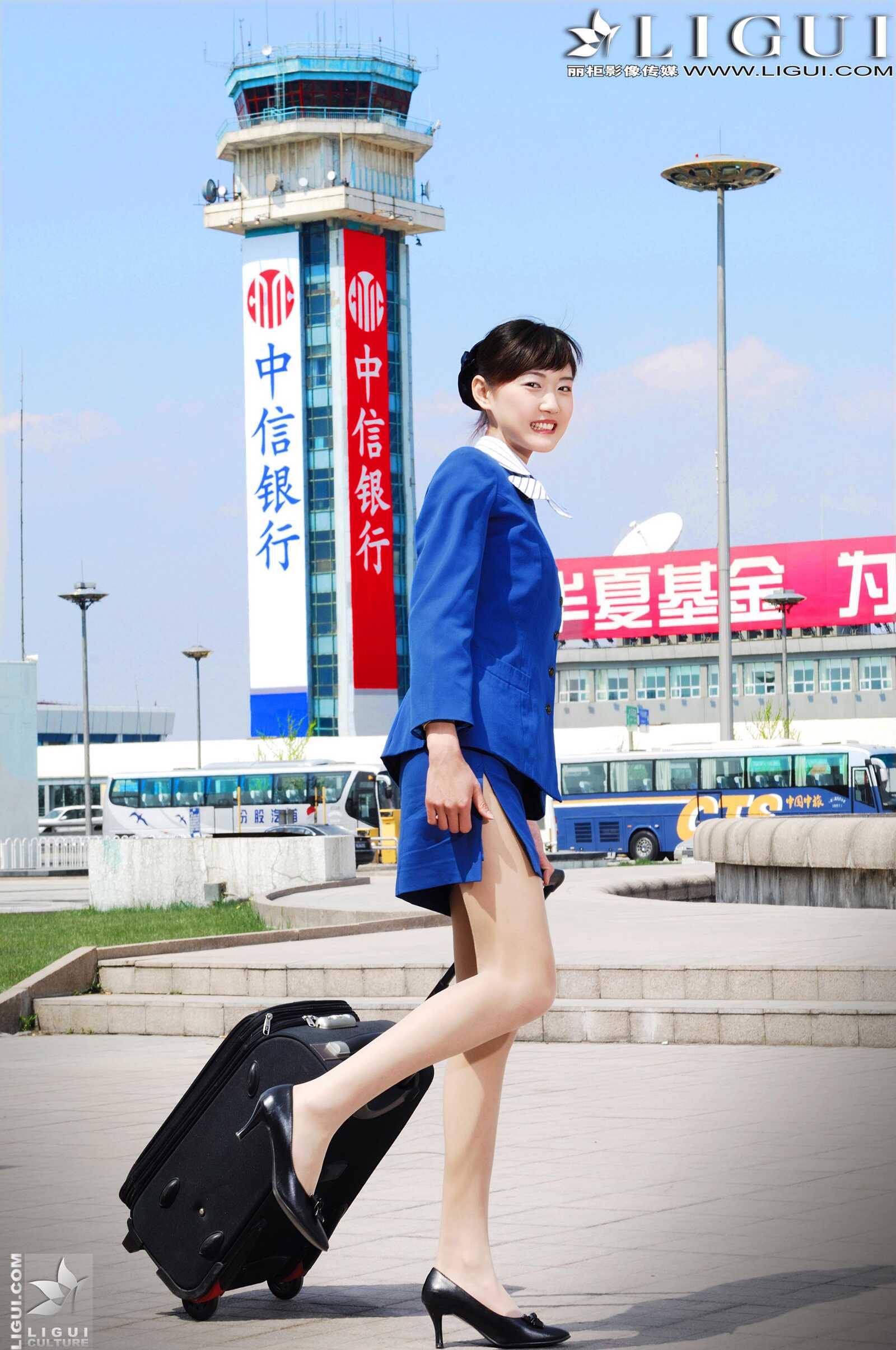 Model 婷婷《空姐系列》 [丽柜LiGui] 美腿丝足写真第7张