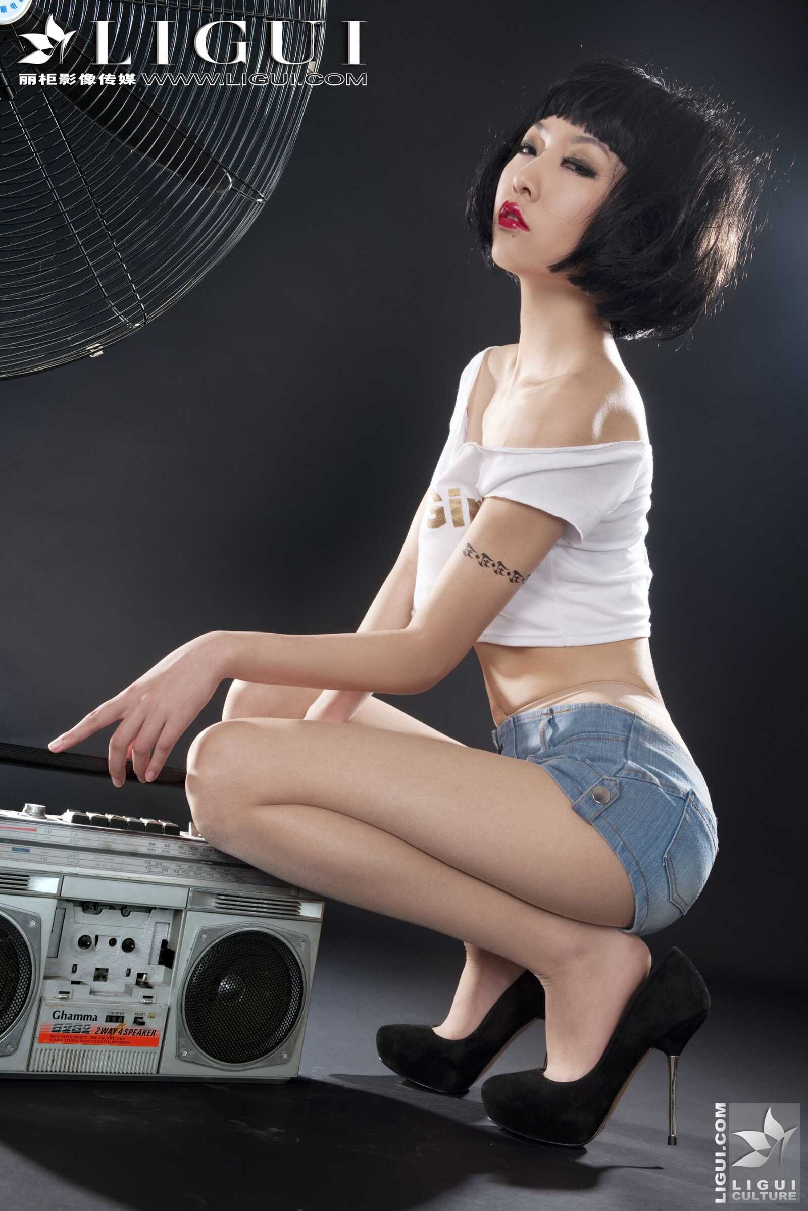 [丽柜贵足LiGui] Model 文欣《时尚牛仔热裤女郎》美第9张