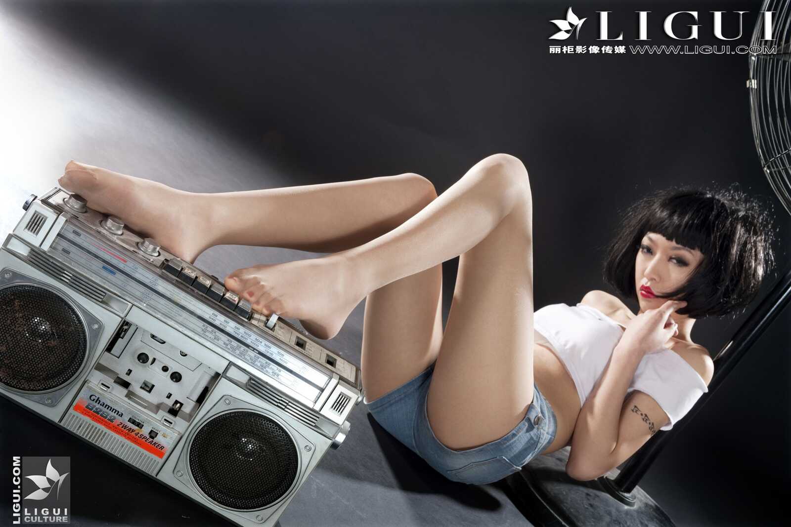 [丽柜贵足LiGui] Model 文欣《时尚牛仔热裤女郎》美第3张