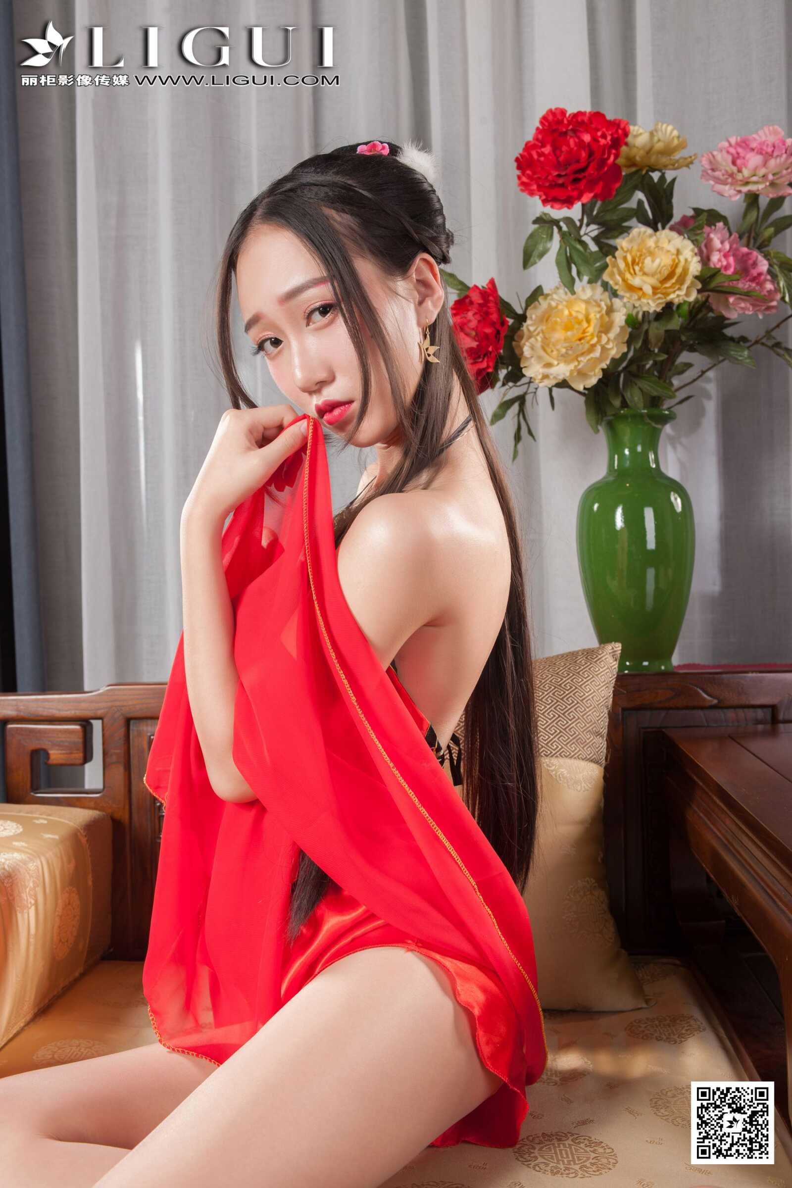 红烛《红肚兜古装美女》 [丽柜] 丝足写真集第6张